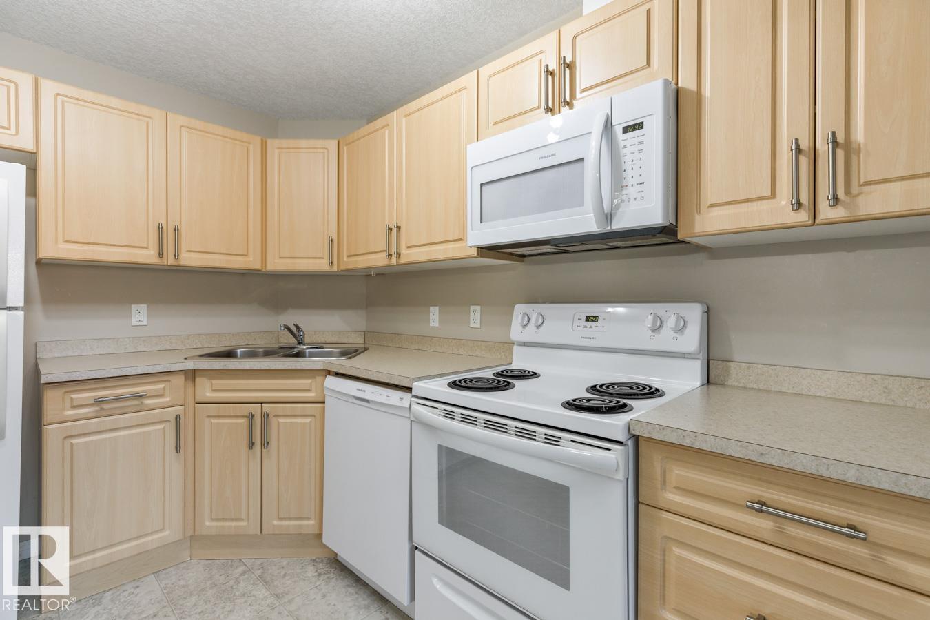 Photo 11 at 106 - 9945 167 Street NW, Glenwood, Edmonton