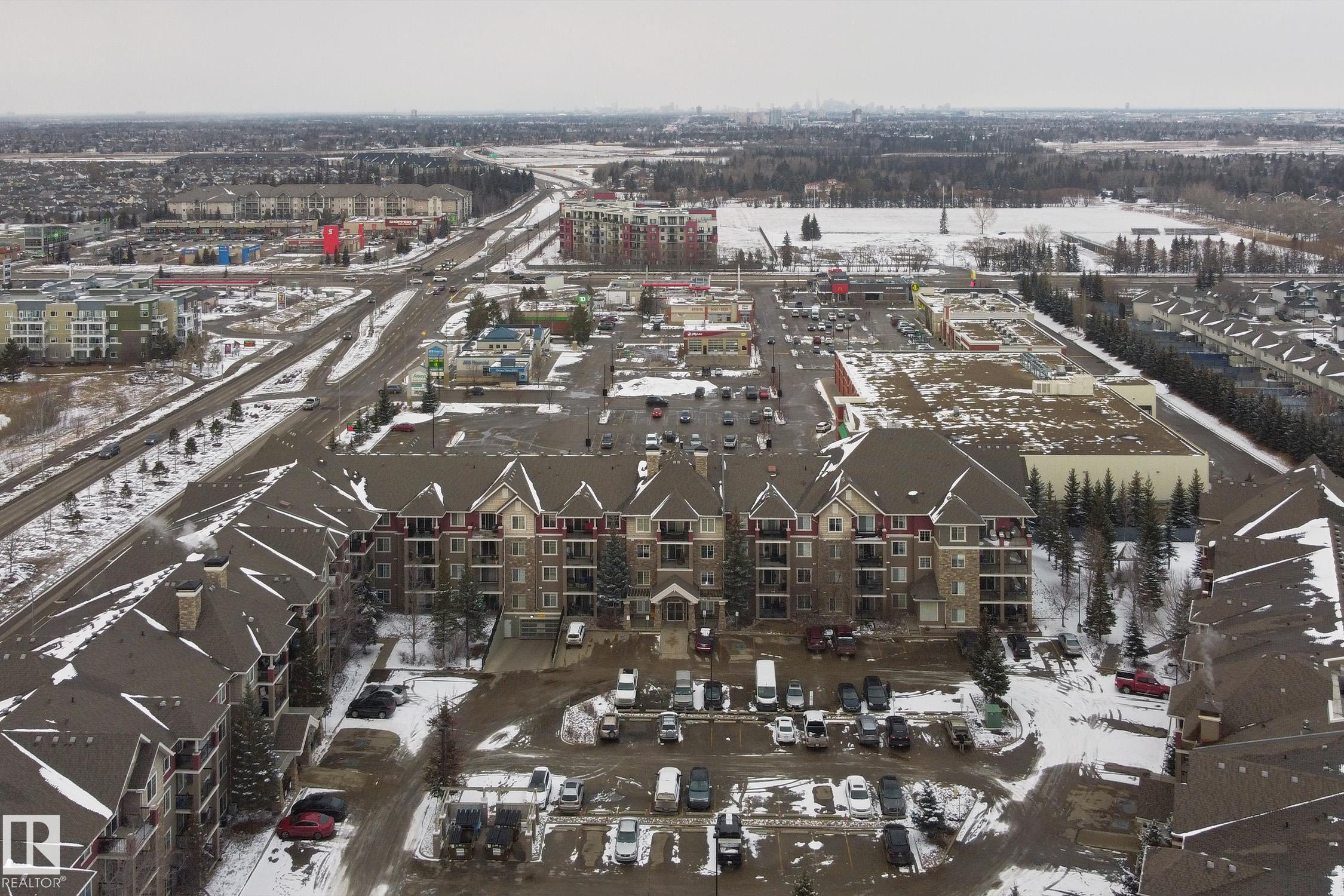 http://cdnparap120.paragonrels.com/ParagonImages/Property/p12/RAE/225374750/27/0/0/2e0129684e4253bd06a88b695d5e3fda/1/c02e06ca96f046925f4fb42c5135713e/225374750-01767a5b-fa25-473b-bc39-d04f62fcd288.JPG