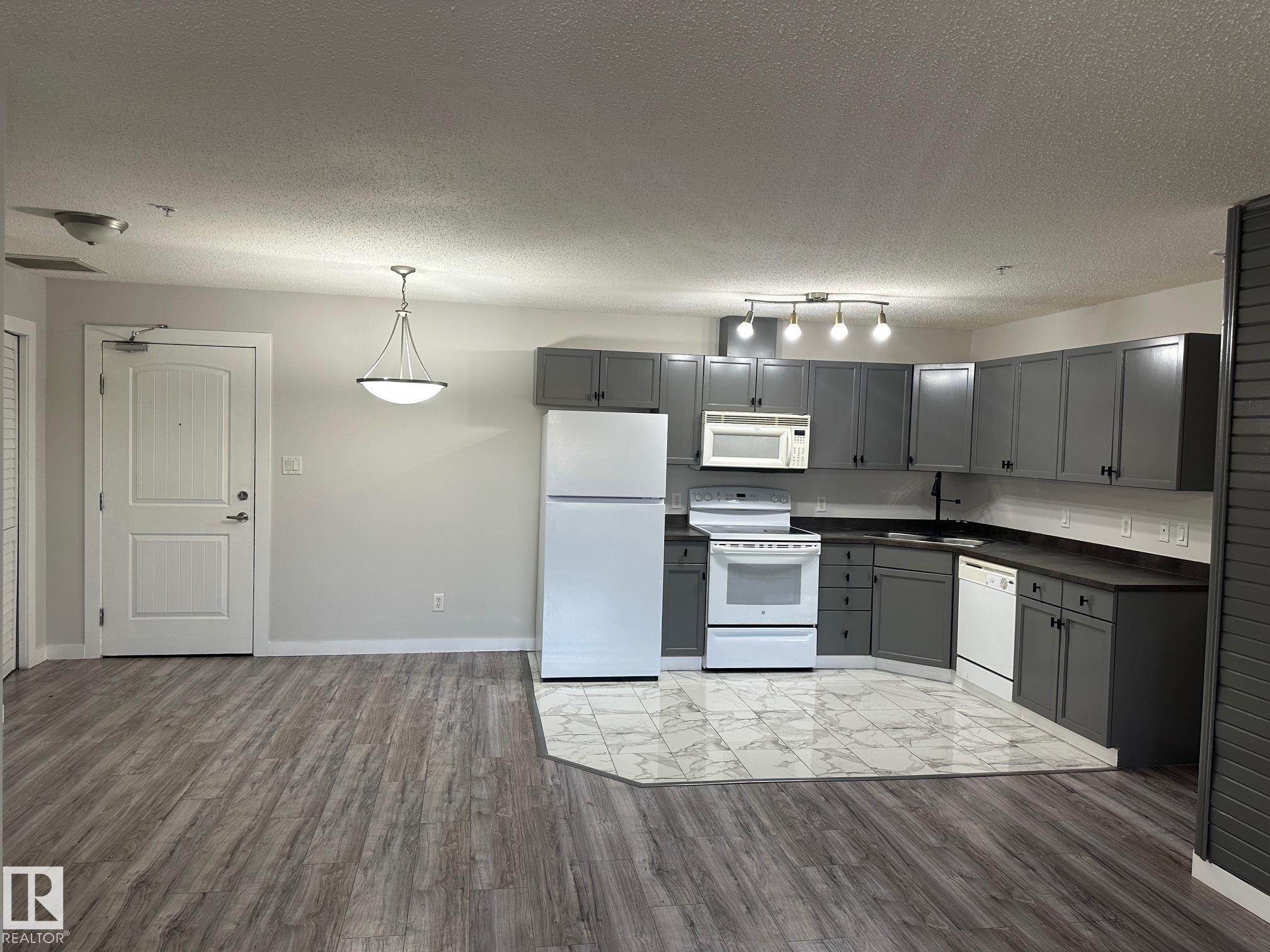 Photo 8 at 115 - 2098 Blackmud Creek Drive SW, Blackmud Creek, Edmonton