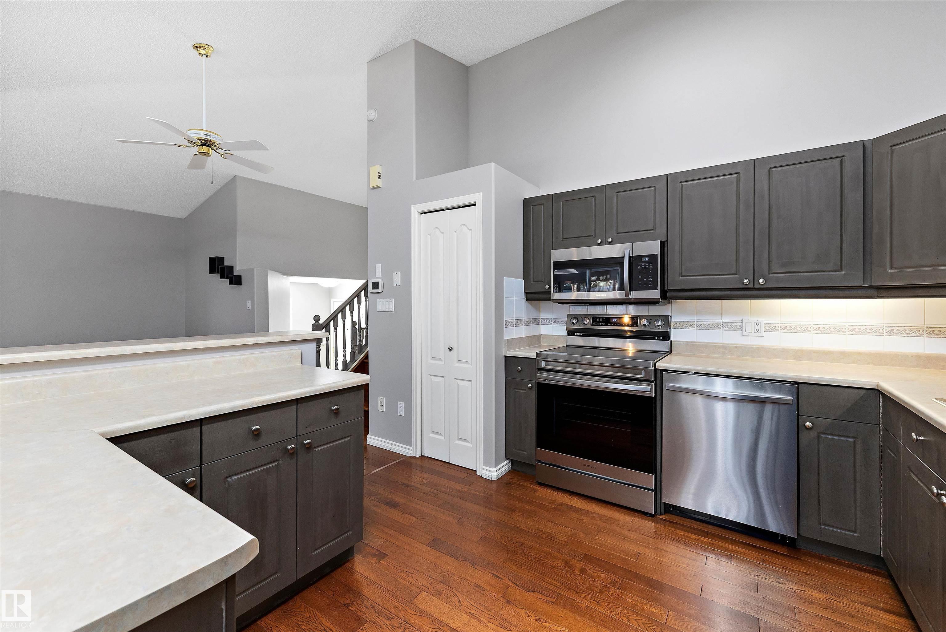 Photo 13 at 123 - 215 Blackburn Drive E SW, Blackburne, Edmonton