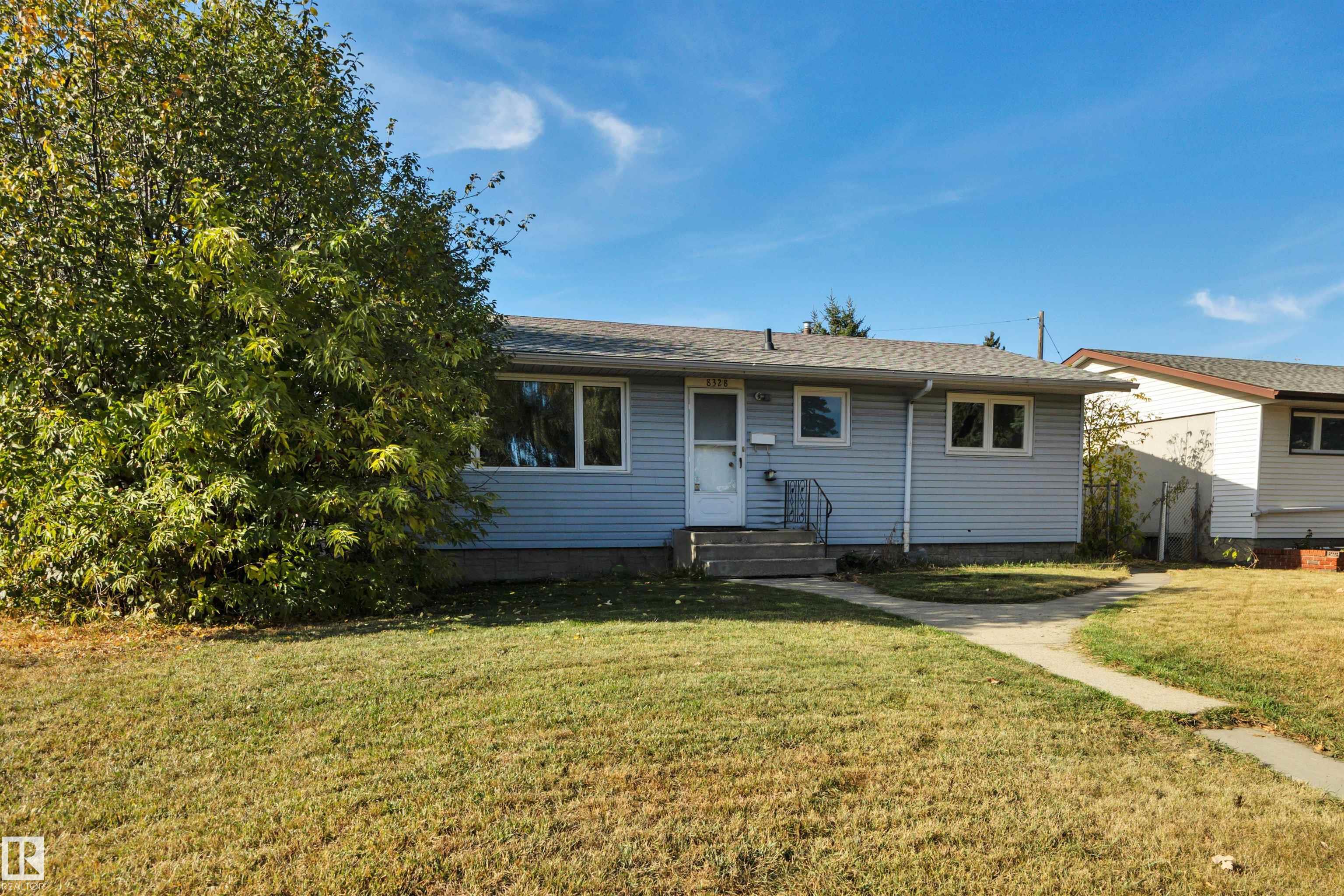 Photo 2 at 8328 165 Street NW, Elmwood, Edmonton