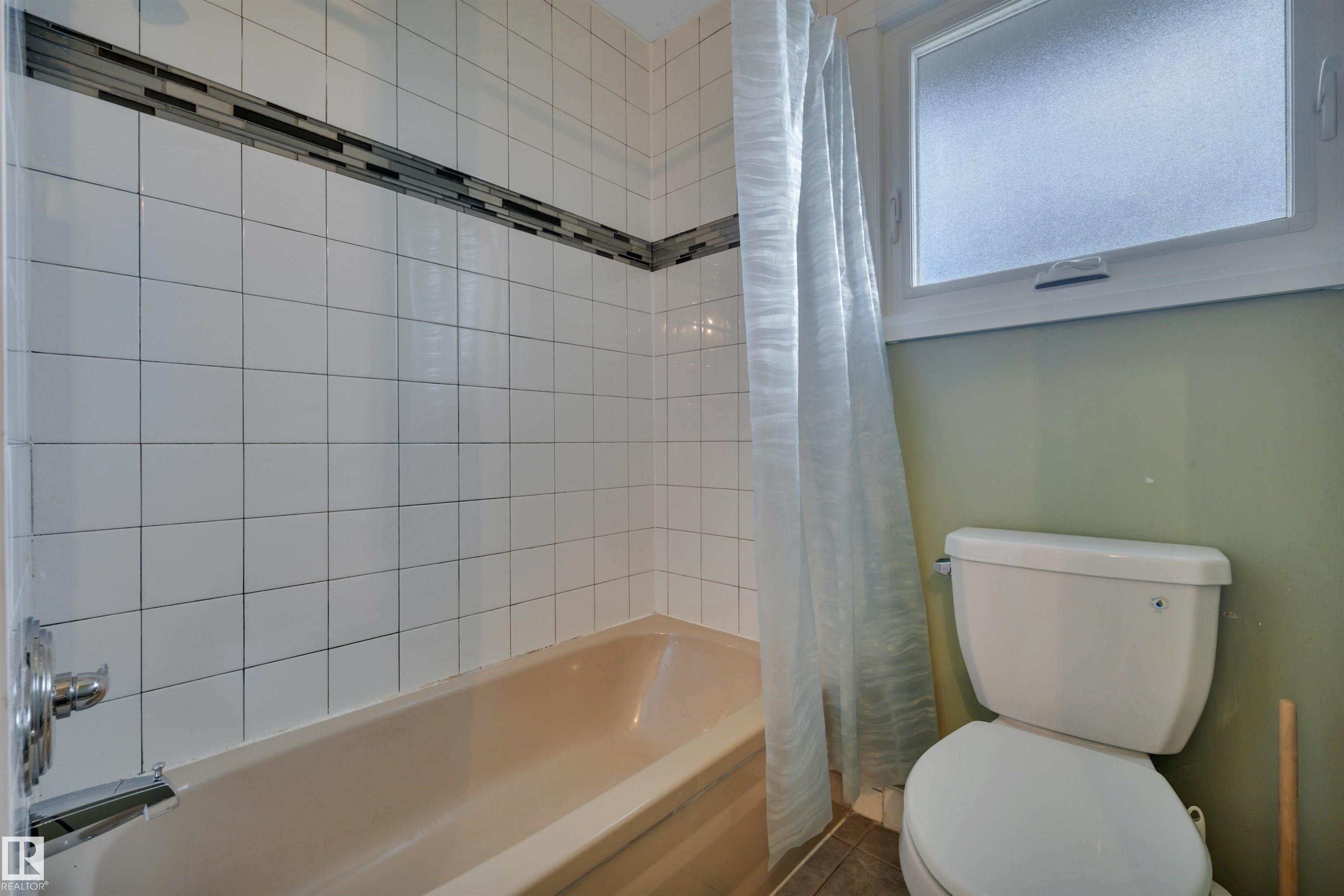 Photo 23 at 8328 165 Street NW, Elmwood, Edmonton