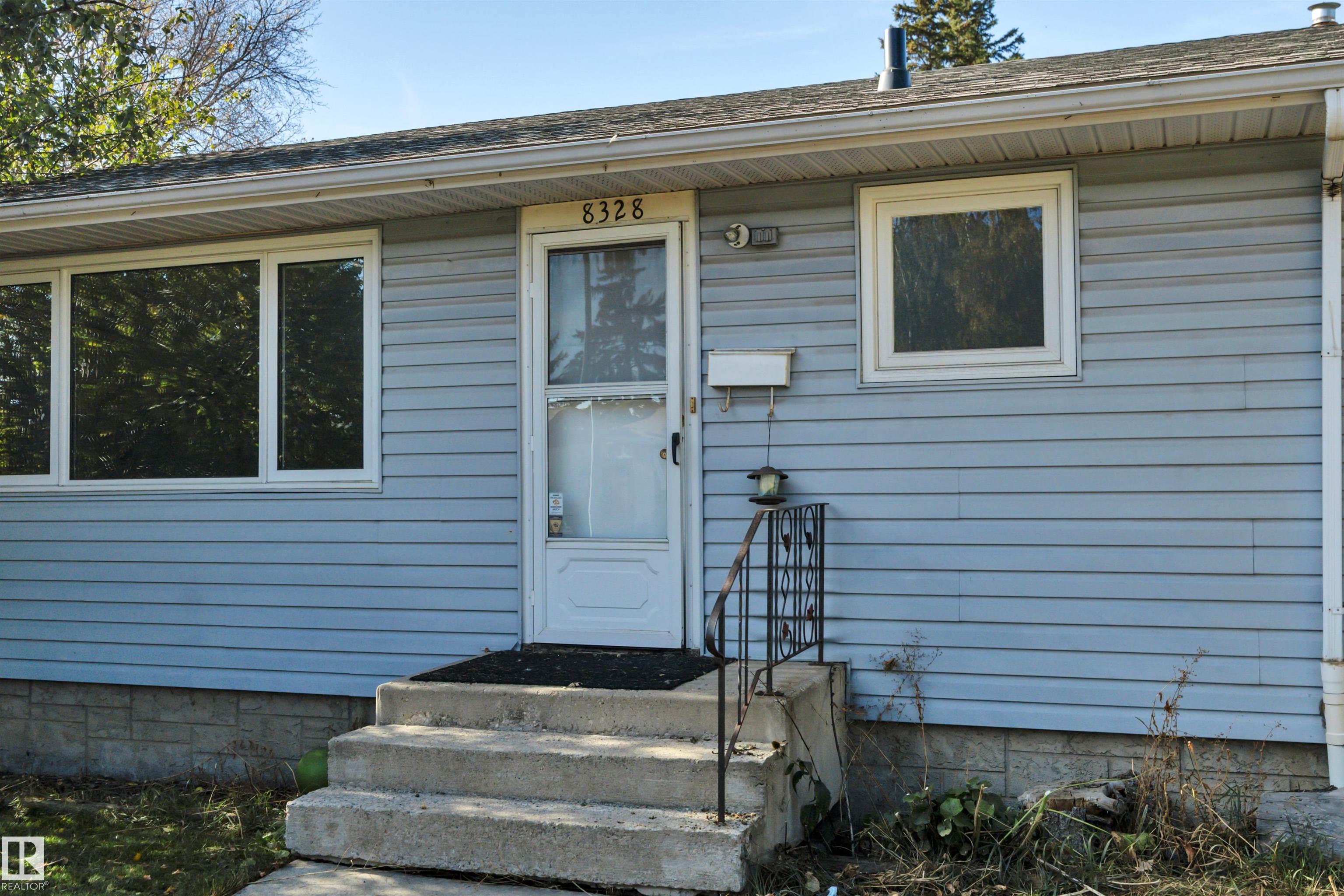 Photo 4 at 8328 165 Street NW, Elmwood, Edmonton