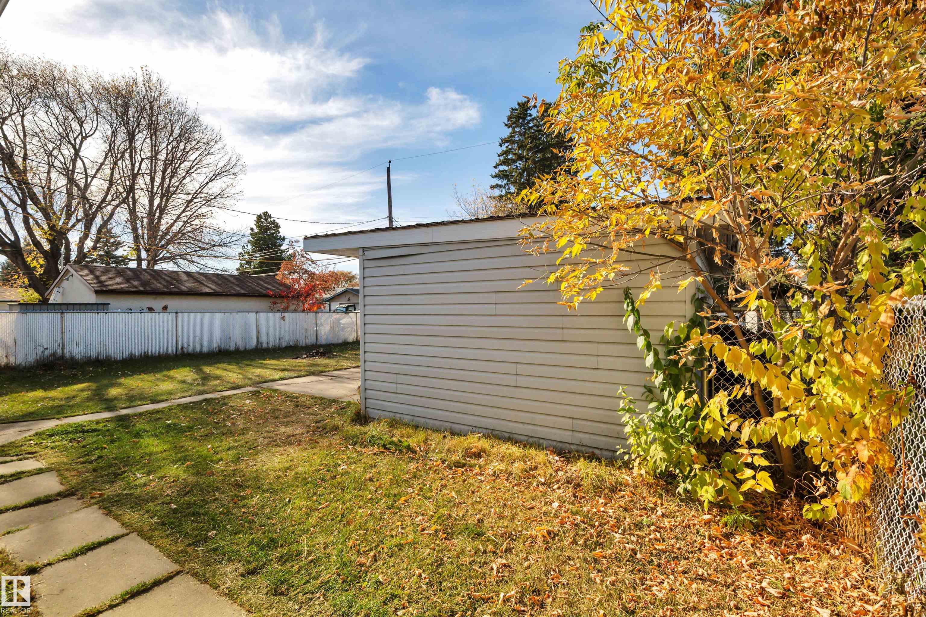 Photo 38 at 8328 165 Street NW, Elmwood, Edmonton