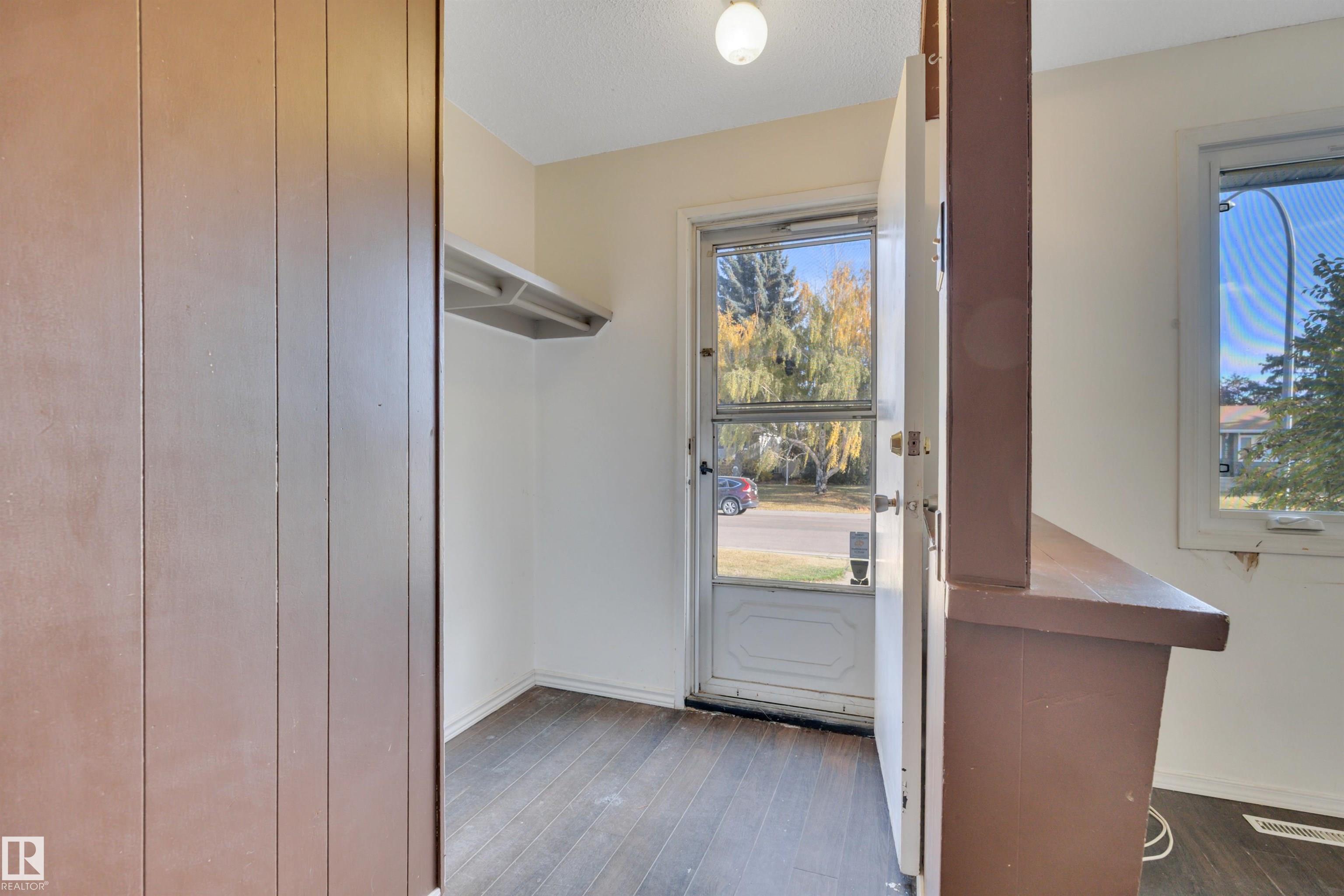 Photo 5 at 8328 165 Street NW, Elmwood, Edmonton
