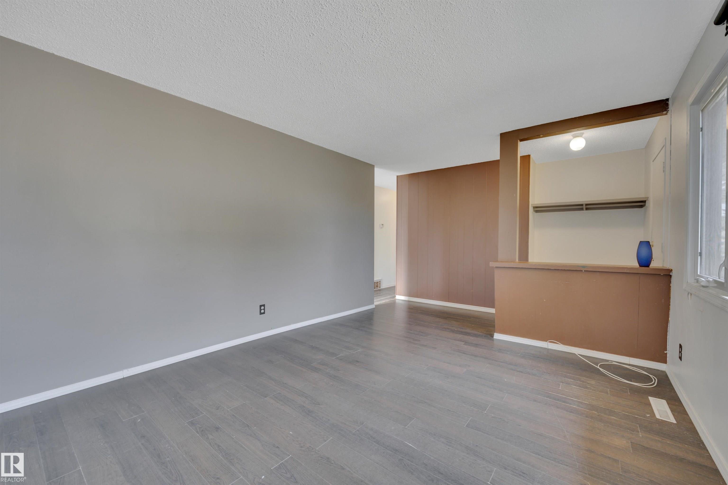 Photo 10 at 8328 165 Street NW, Elmwood, Edmonton