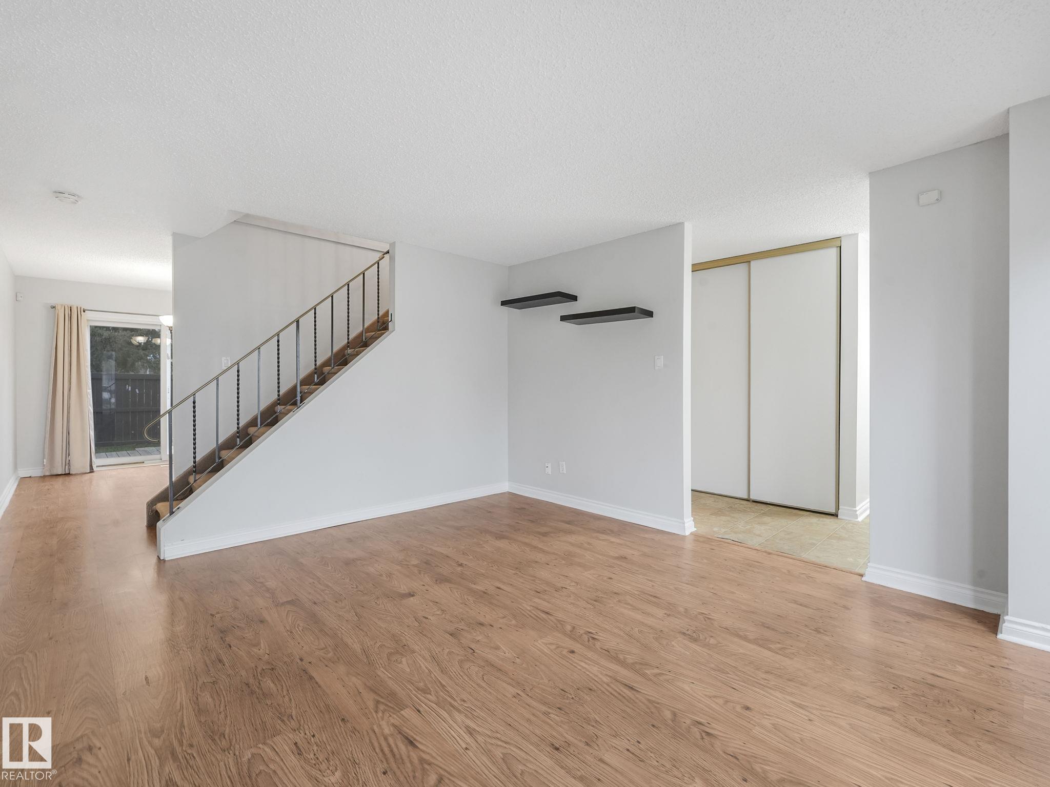Photo 7 at 7351 180 Street NW, Lymburn, Edmonton