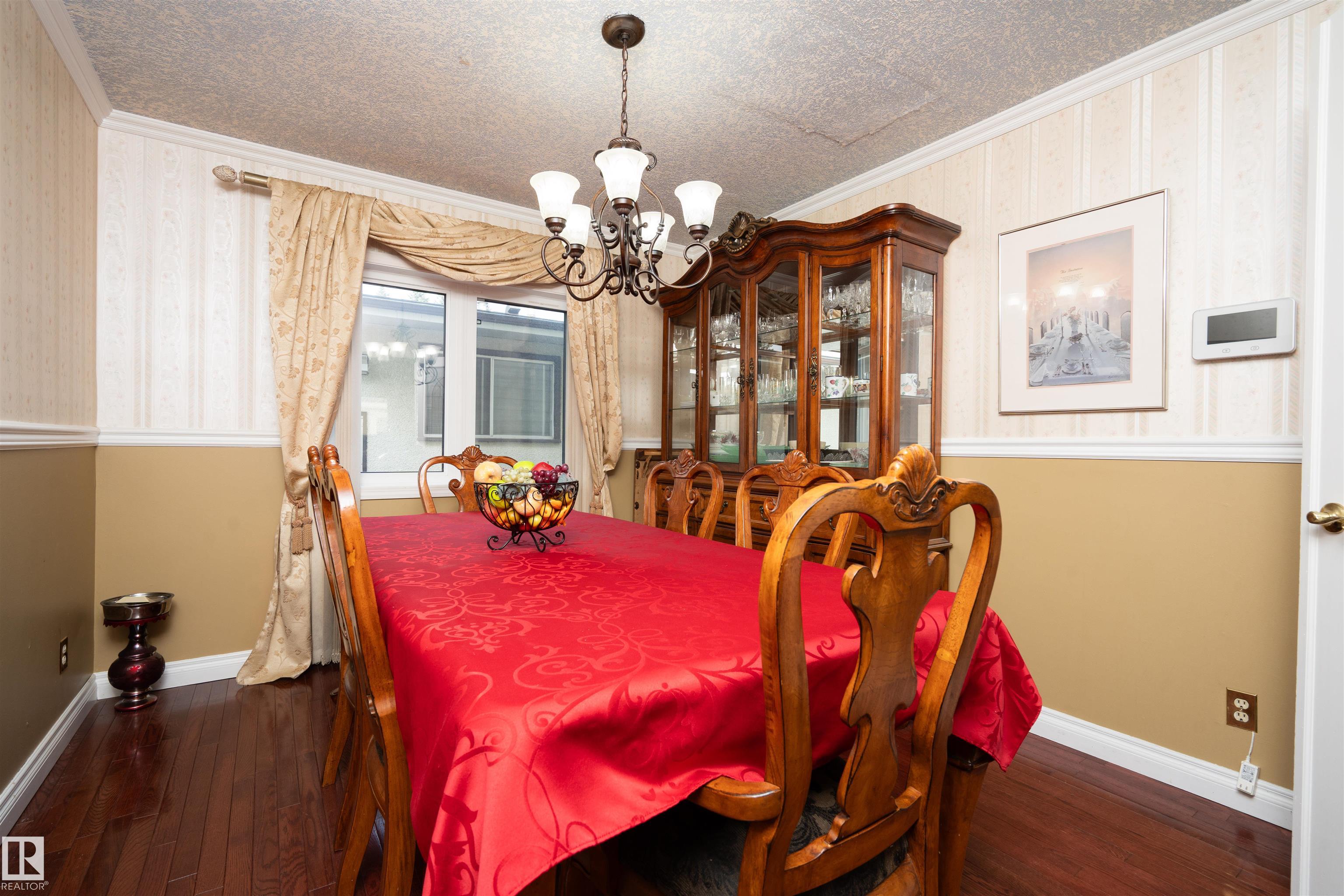 Photo 7 at 8721 152 Street NW, Jasper Park, Edmonton
