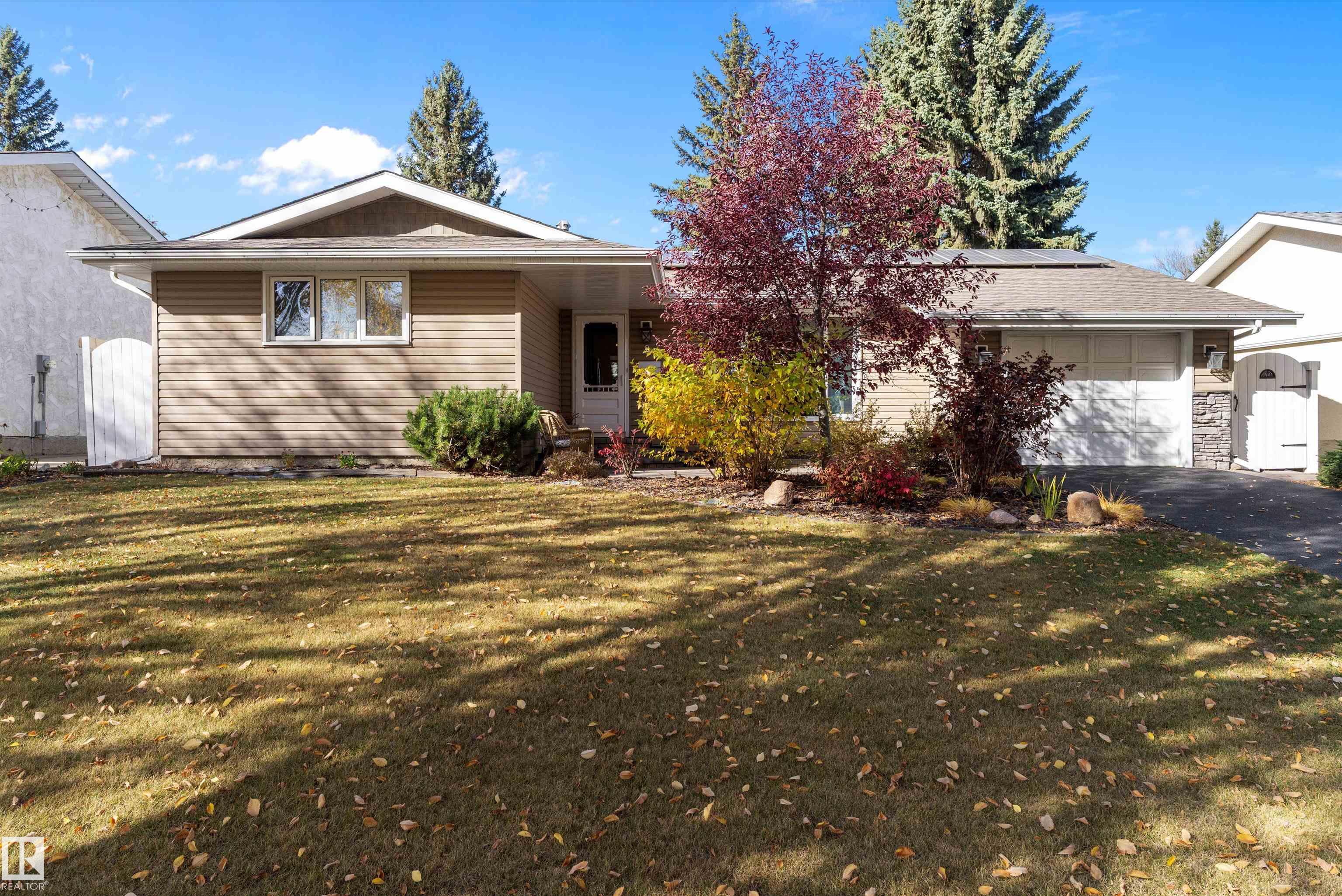 8 Farmstead Avenue, Forest Lawn, St. Albert 