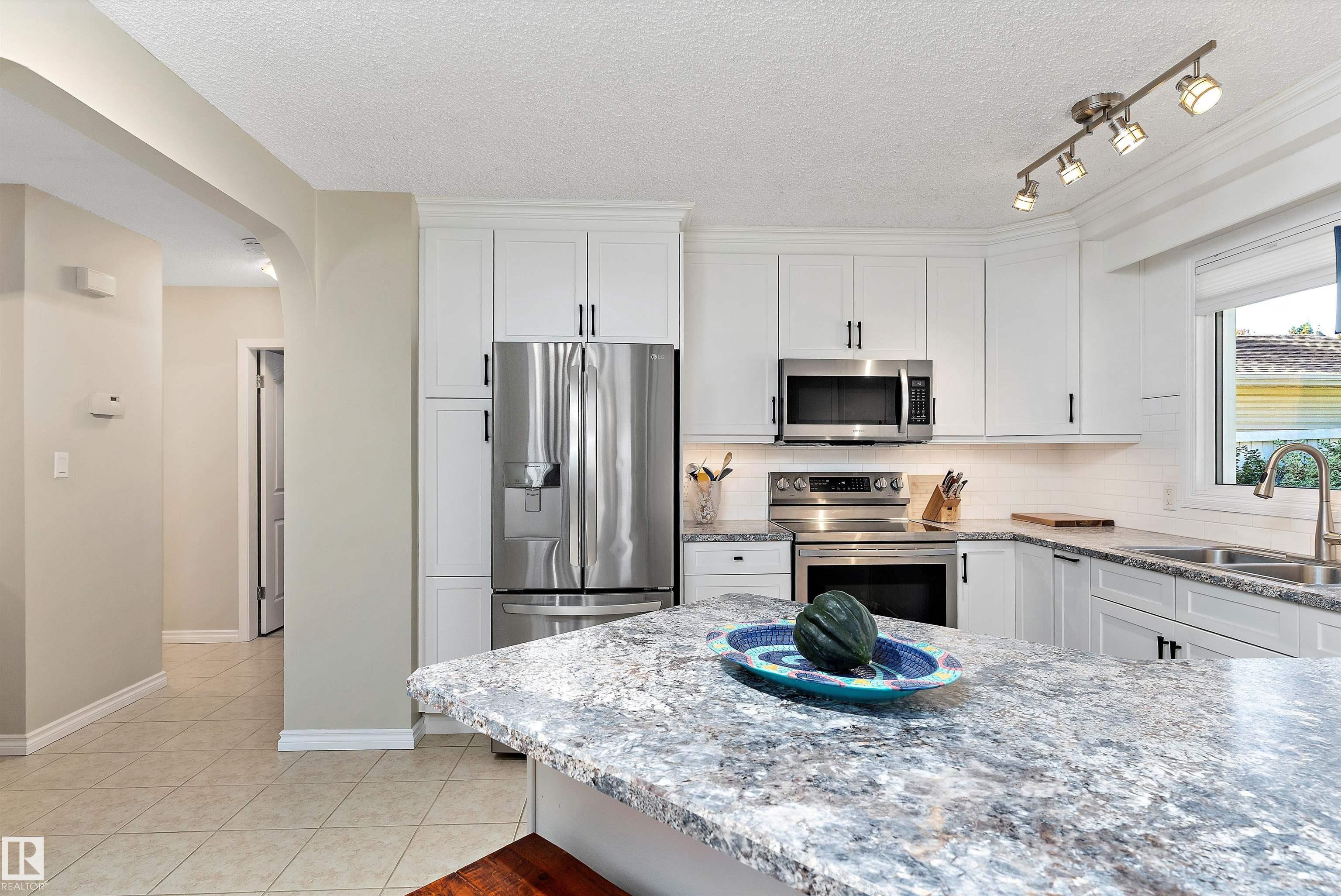 Photo 14 at 8 Farmstead Avenue, Forest Lawn, St. Albert