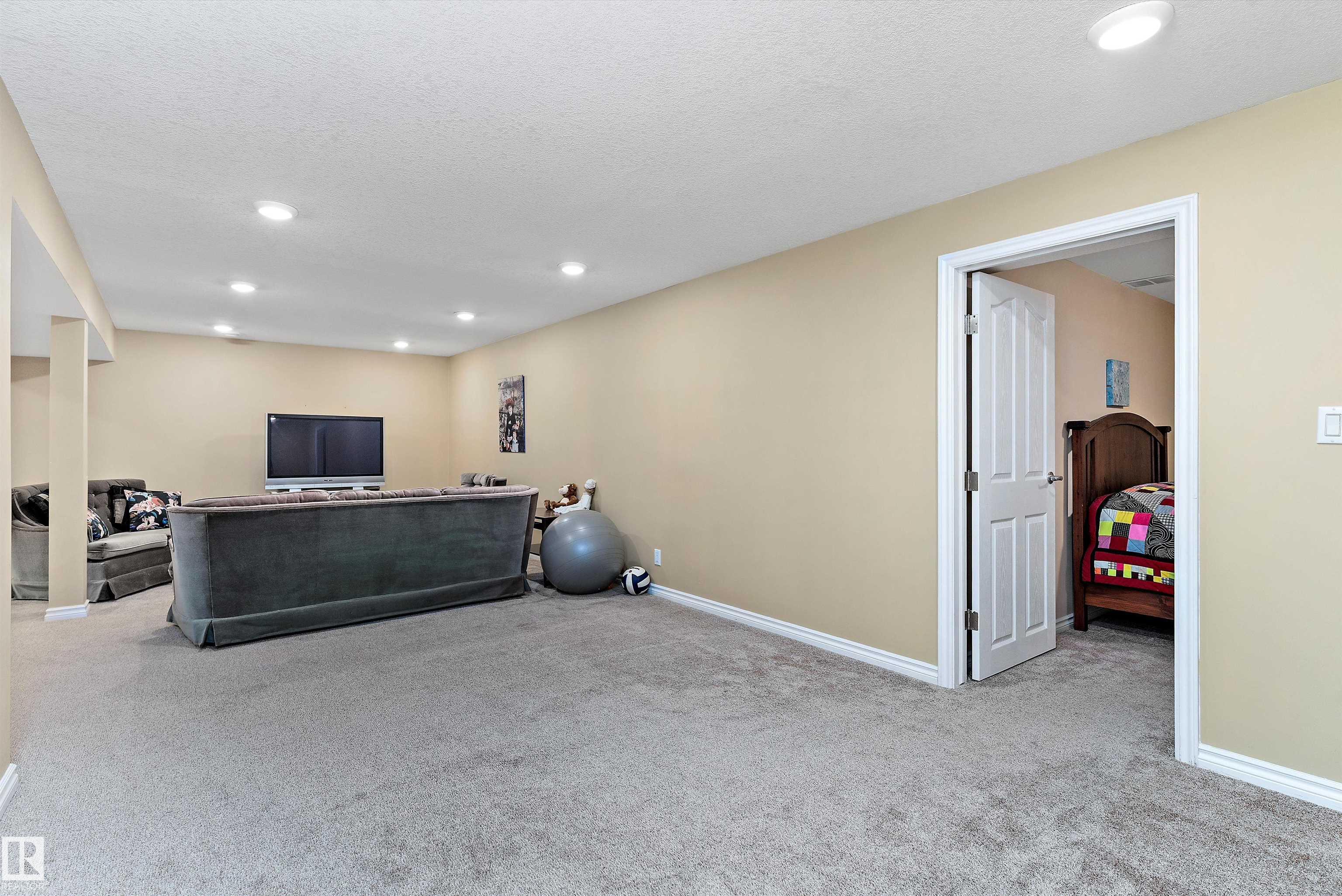 Photo 32 at 8 Farmstead Avenue, Forest Lawn, St. Albert