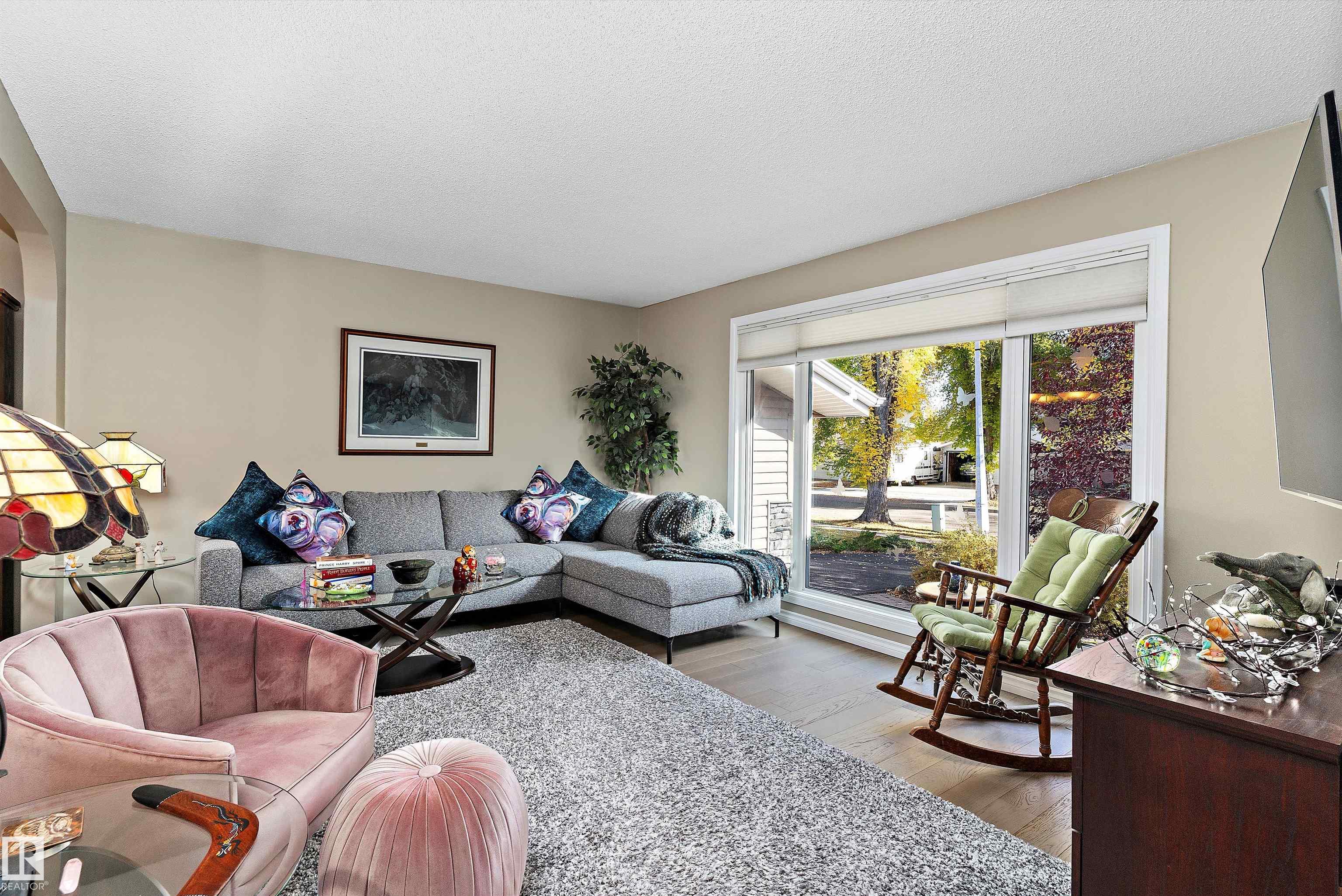 Photo 7 at 8 Farmstead Avenue, Forest Lawn, St. Albert