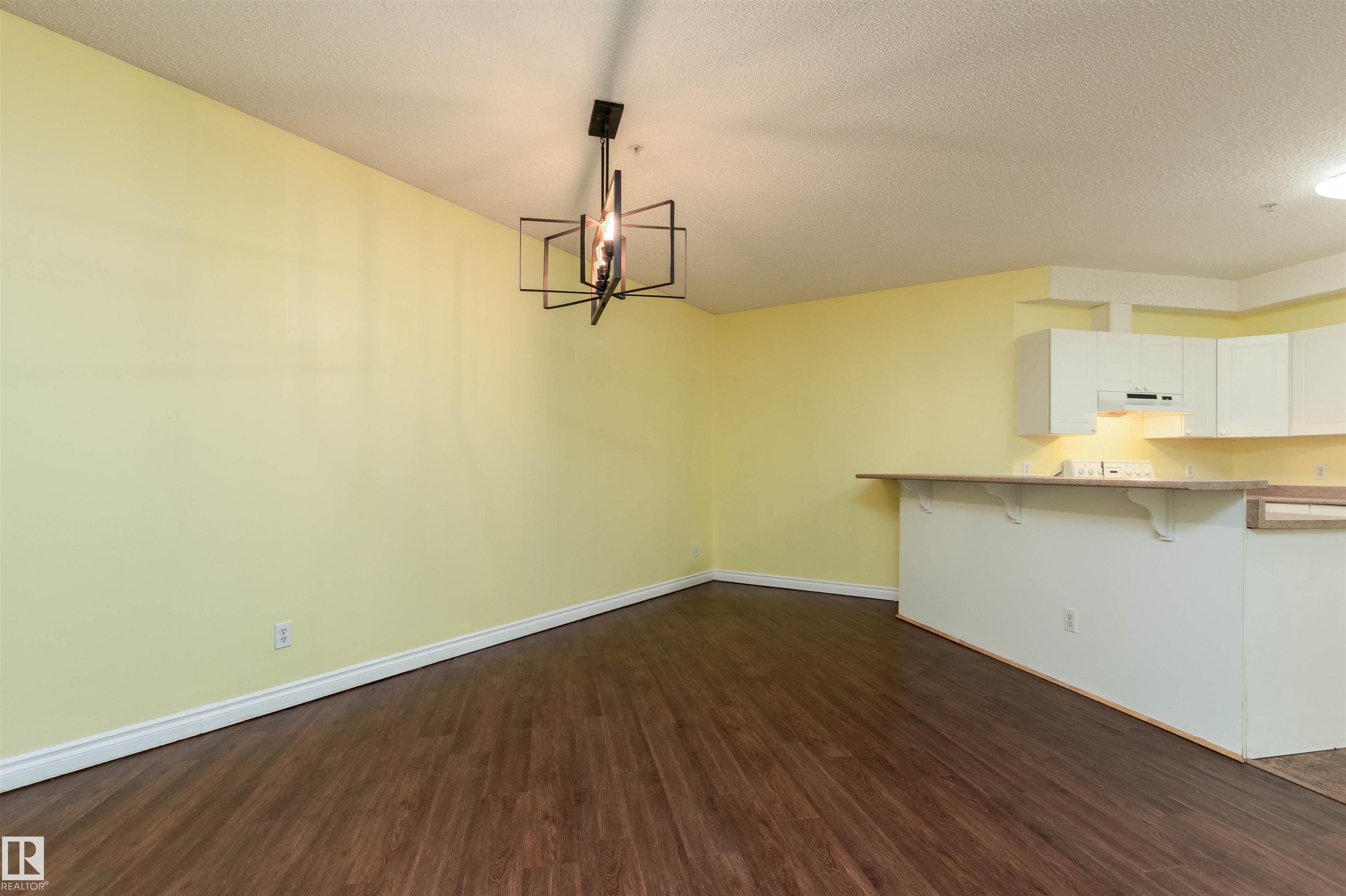 Photo 11 at 104 - 9120 156 Street NW, Meadowlark Park, Edmonton