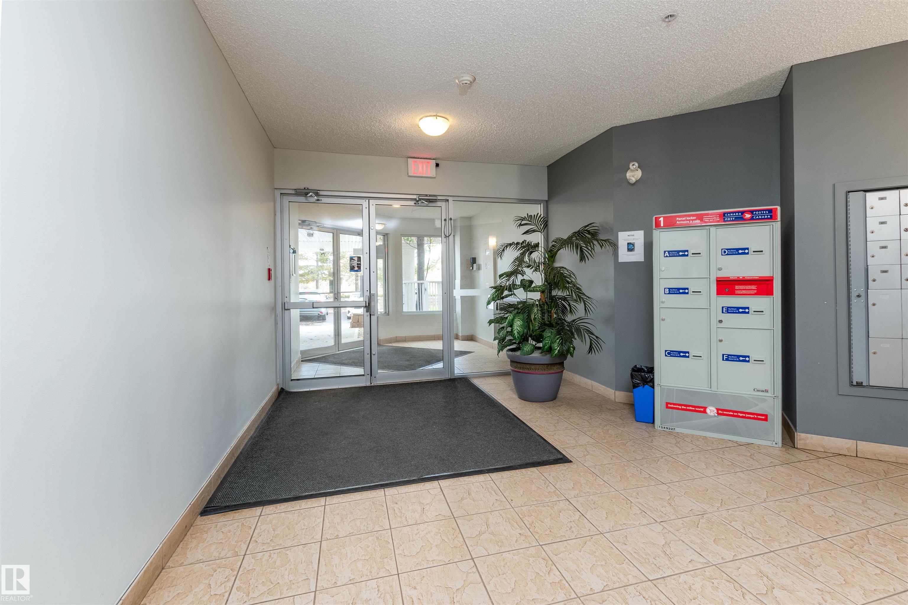 Photo 5 at 104 - 9120 156 Street NW, Meadowlark Park, Edmonton