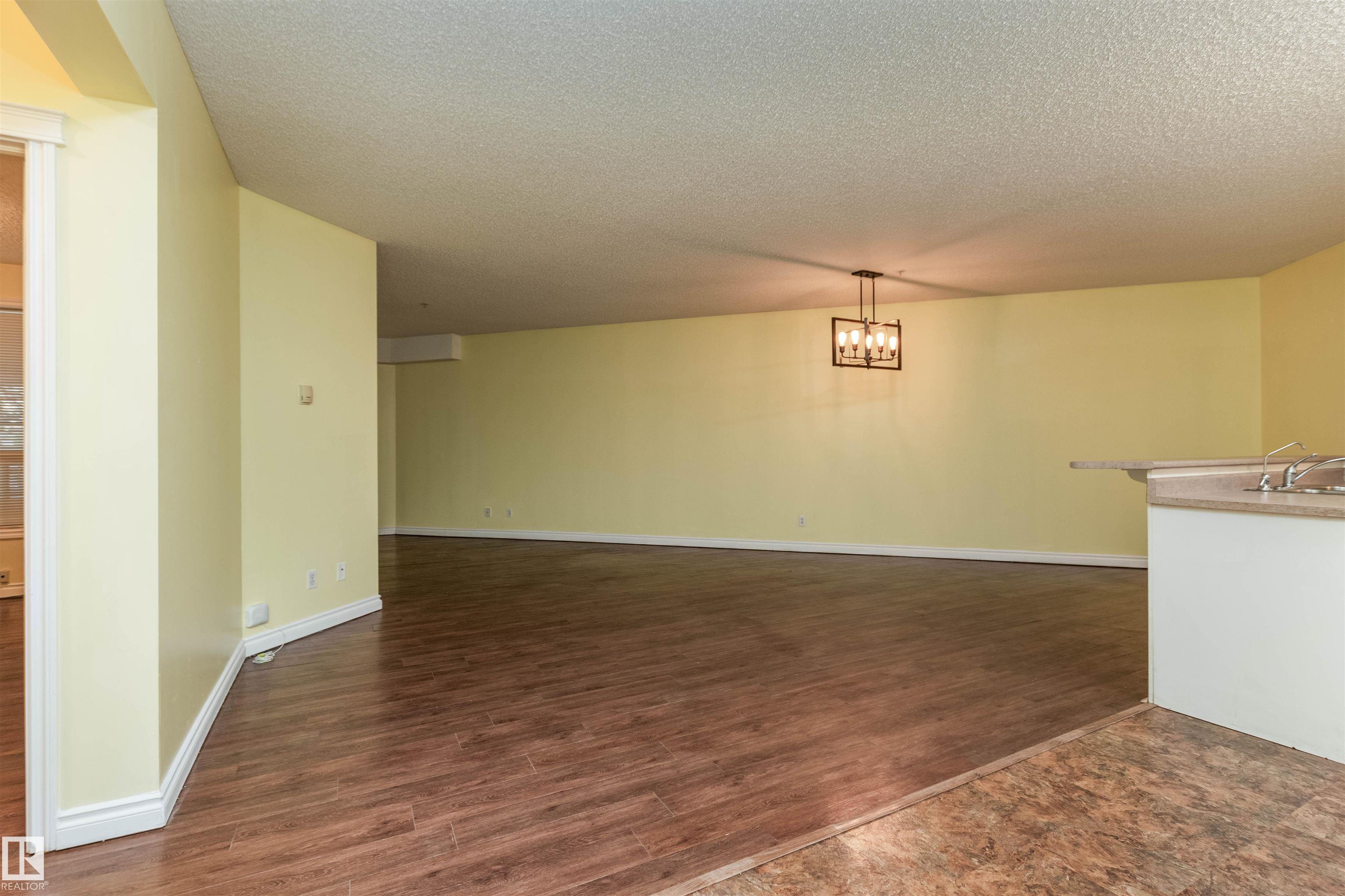 Photo 6 at 104 - 9120 156 Street NW, Meadowlark Park, Edmonton