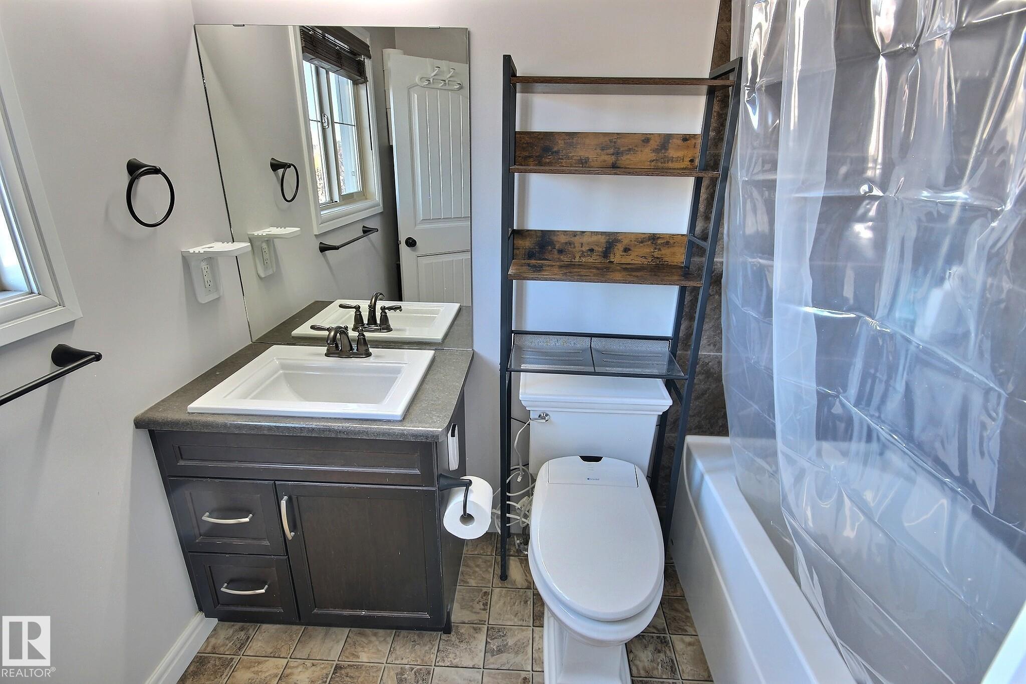 Photo 15 at 351 Nelson Drive, McLaughlin, Spruce Grove