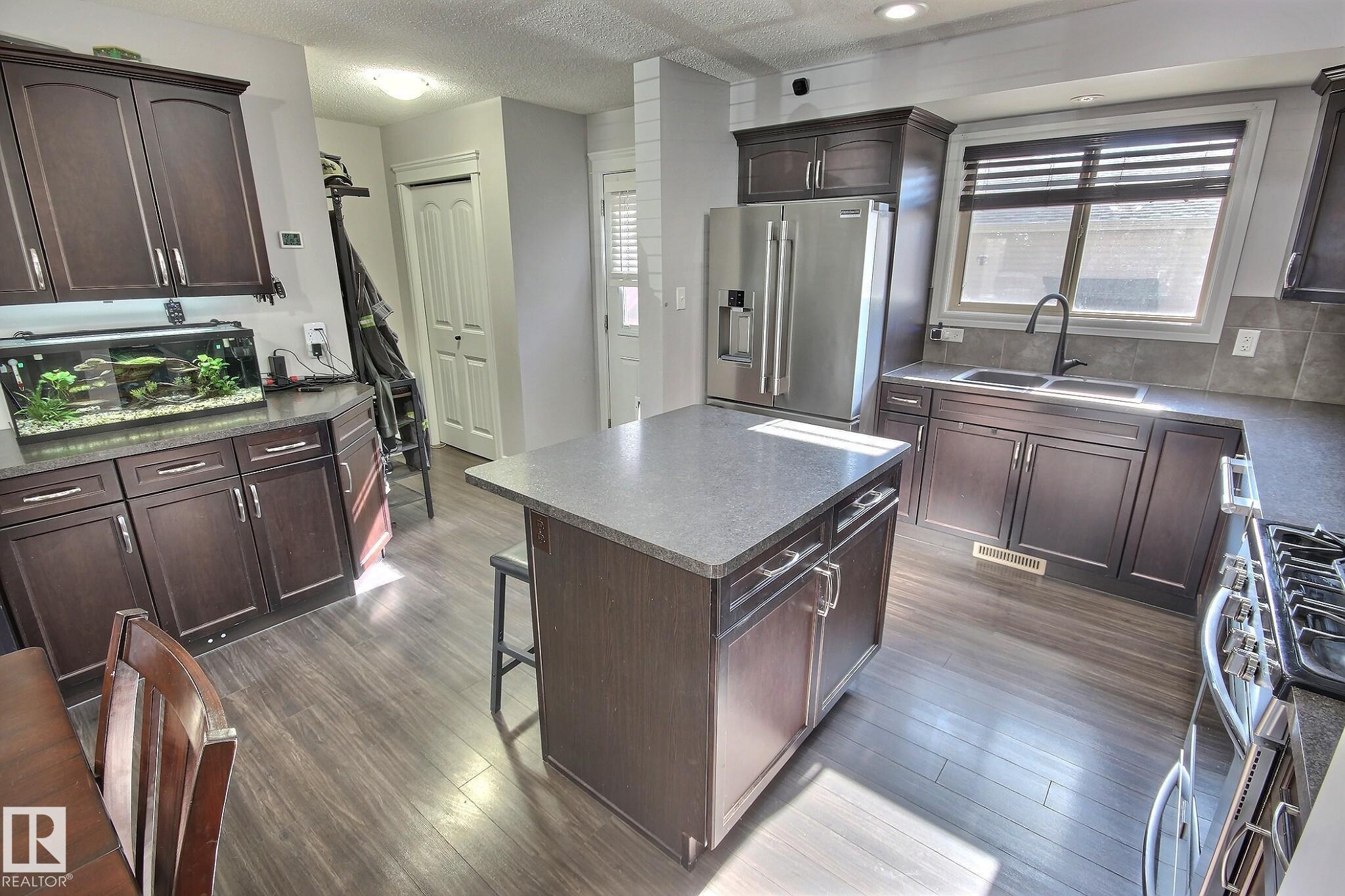 Photo 3 at 351 Nelson Drive, McLaughlin, Spruce Grove