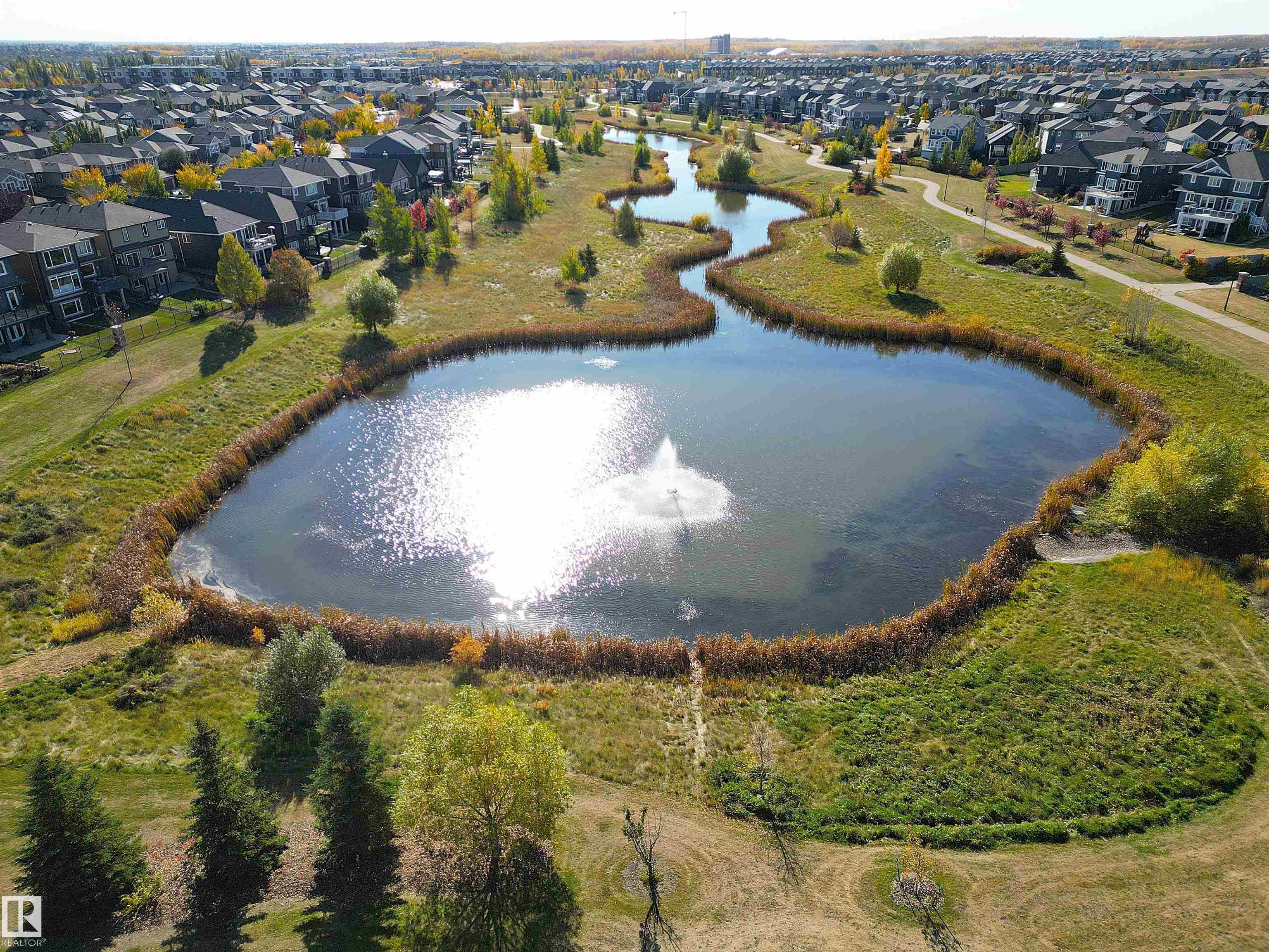 http://cdnparap120.paragonrels.com/ParagonImages/Property/p12/RAE/225374888/71/0/0/a437b44adb8f471cb5d68cbd1ac5e17f/1/c08576f97e0ea56fd7489b80b05582af/225374888-08759010-94eb-4217-b52c-dbfec4853201.JPG