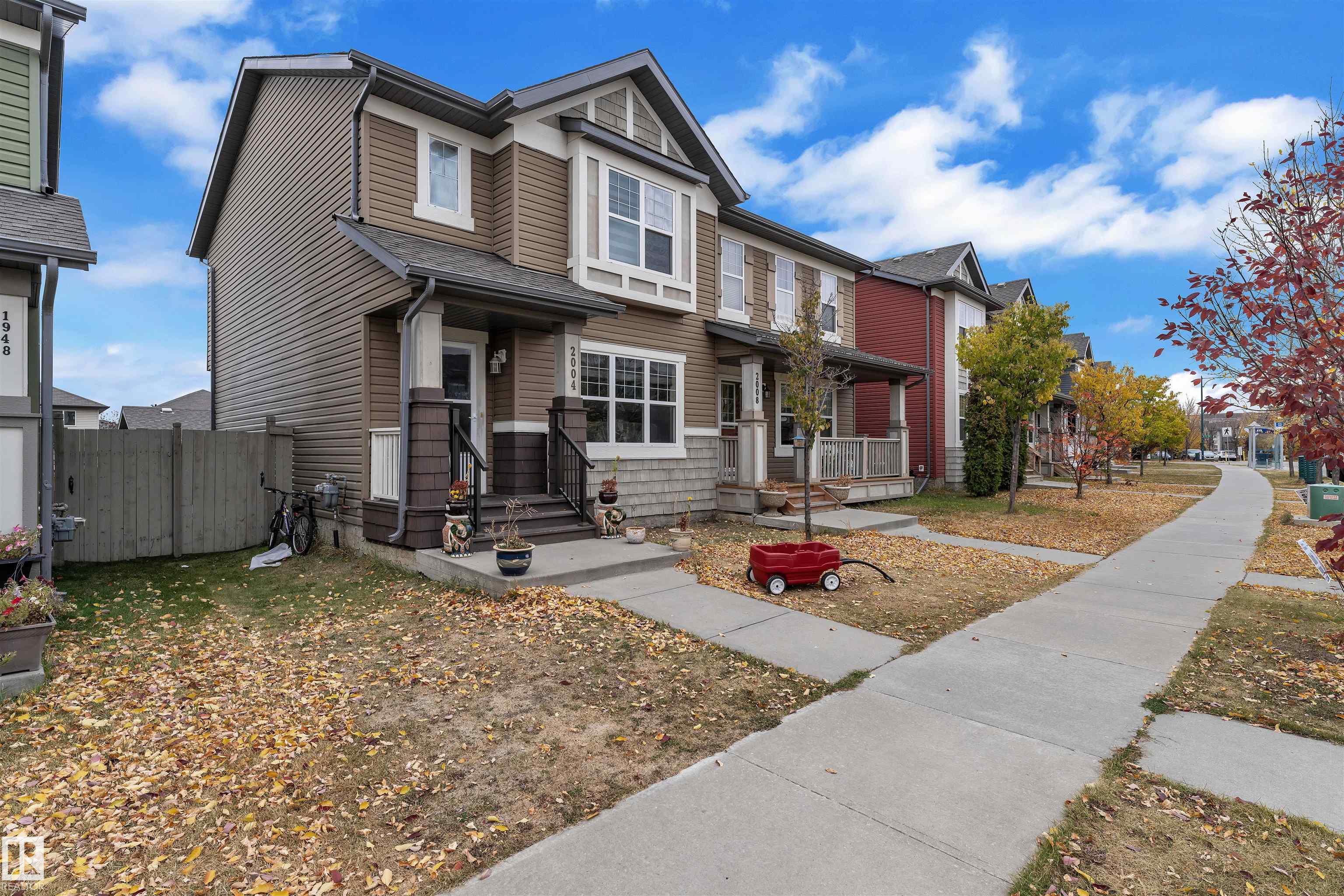 Photo 2 at 2004 32 Street NW, Laurel, Edmonton