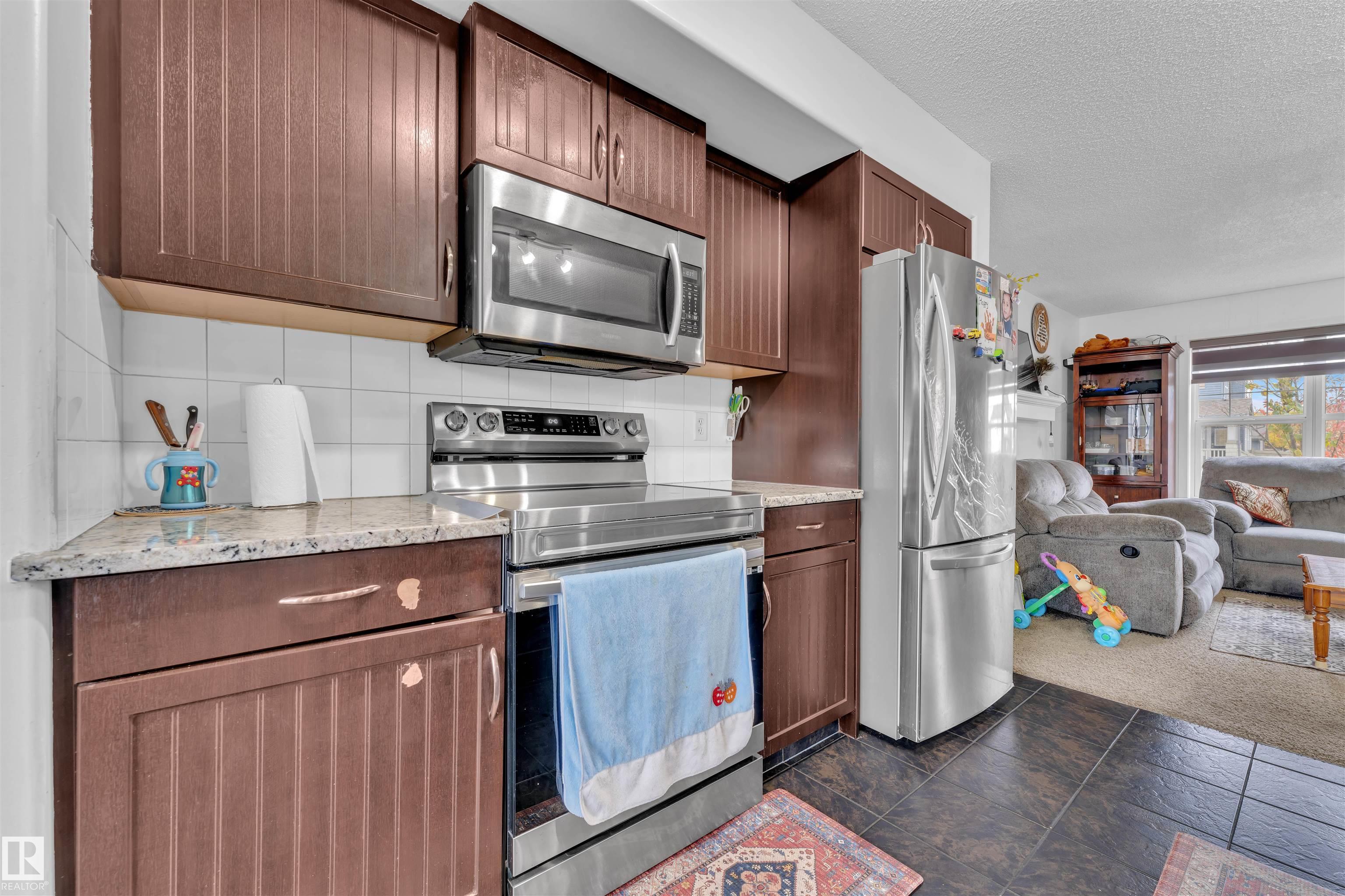 Photo 12 at 2004 32 Street NW, Laurel, Edmonton