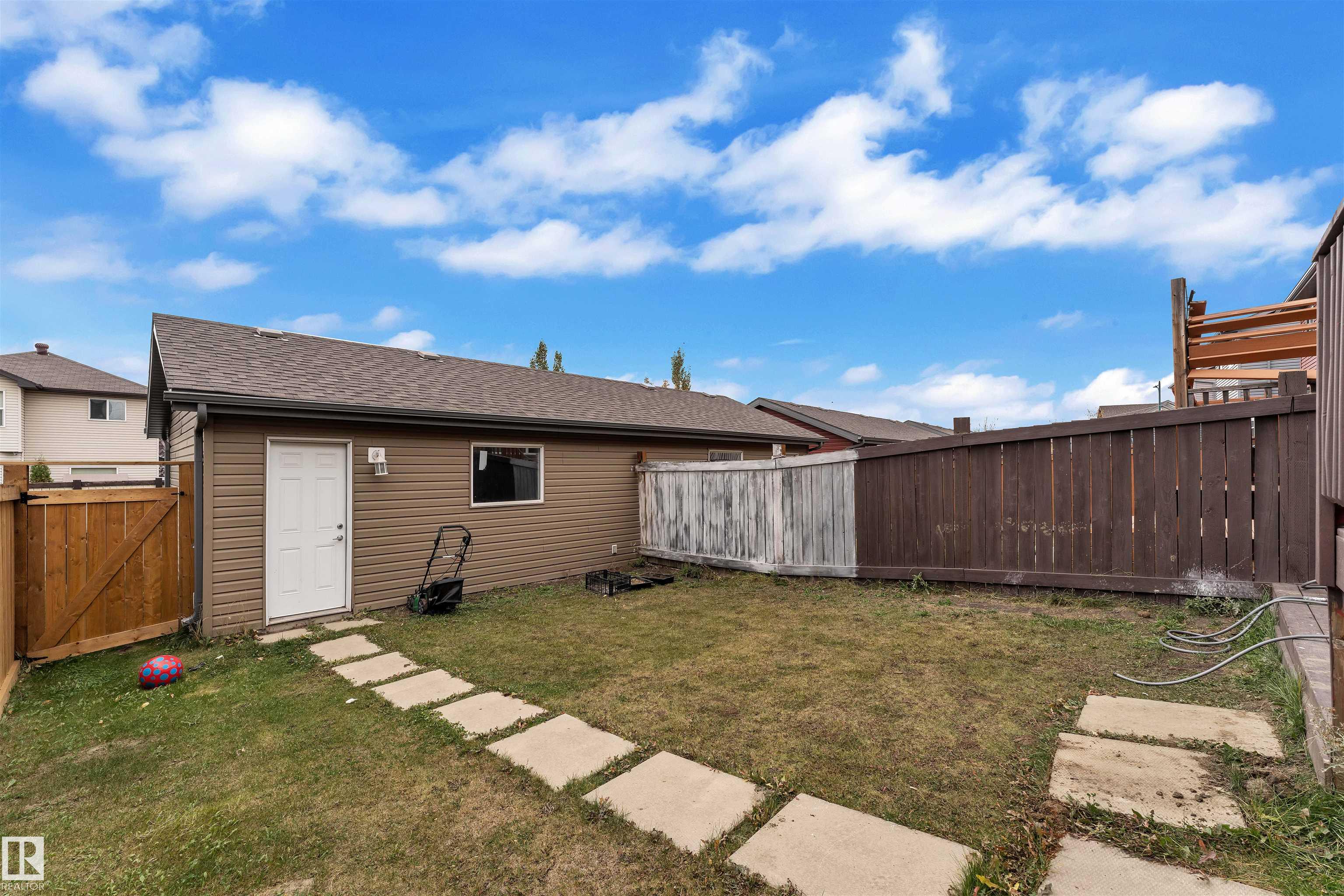 Photo 33 at 2004 32 Street NW, Laurel, Edmonton