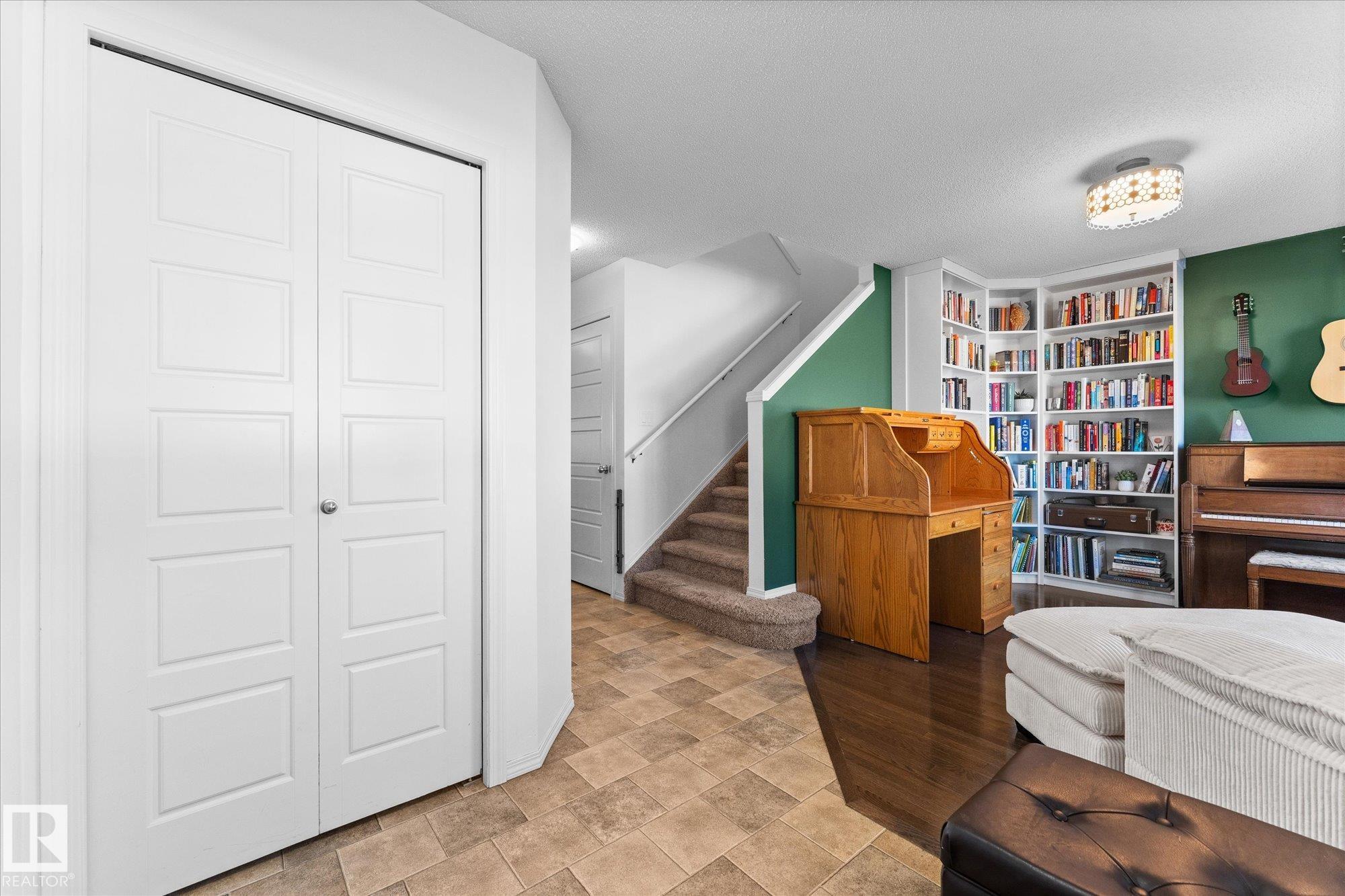 Photo 11 at 804 Mcleod Avenue, Lakewood, Spruce Grove