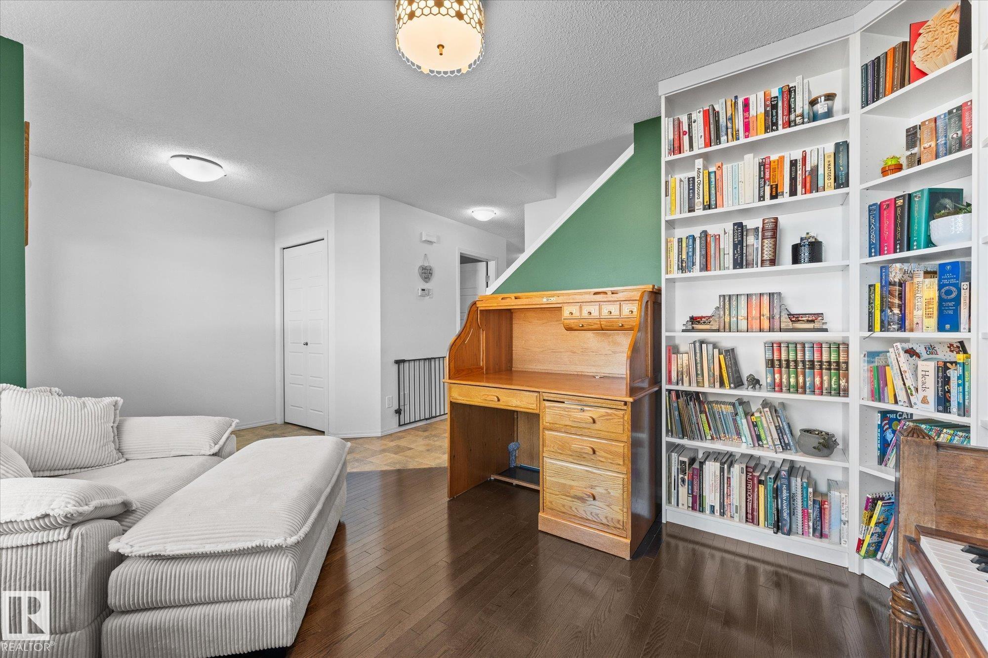 Photo 13 at 804 Mcleod Avenue, Lakewood, Spruce Grove