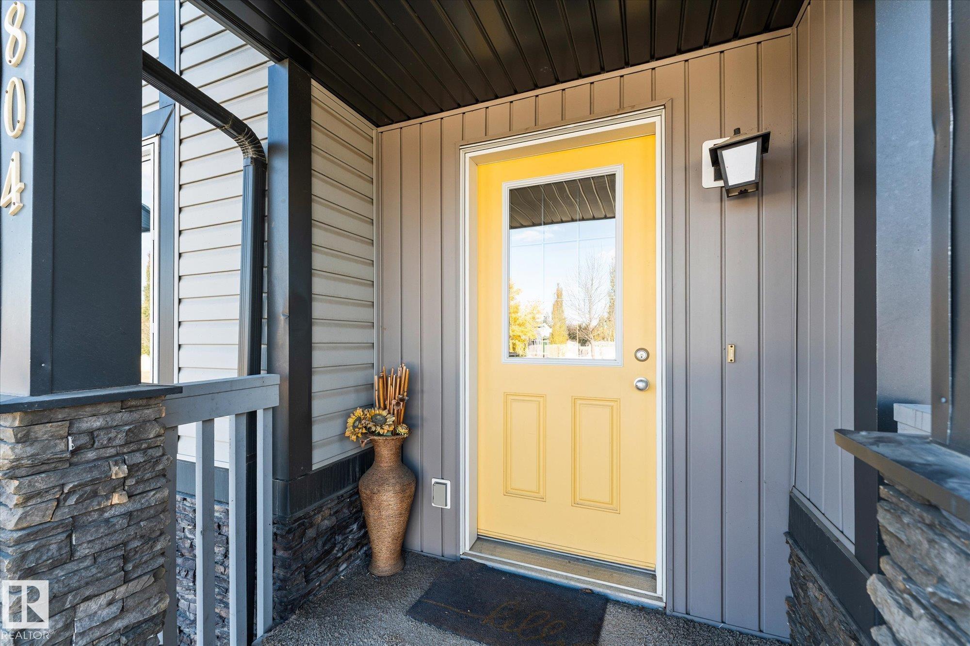 Photo 9 at 804 Mcleod Avenue, Lakewood, Spruce Grove
