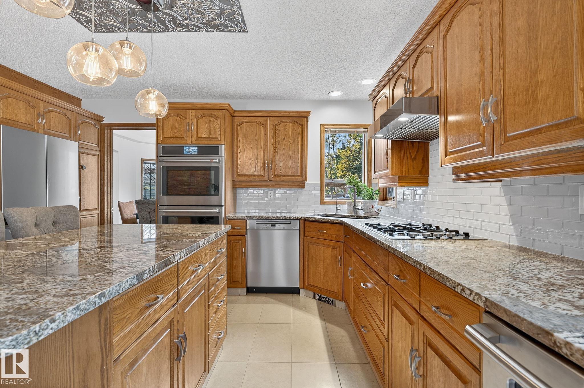 Photo 21 at 337 Weber Way NW, Wedgewood Heights, Edmonton