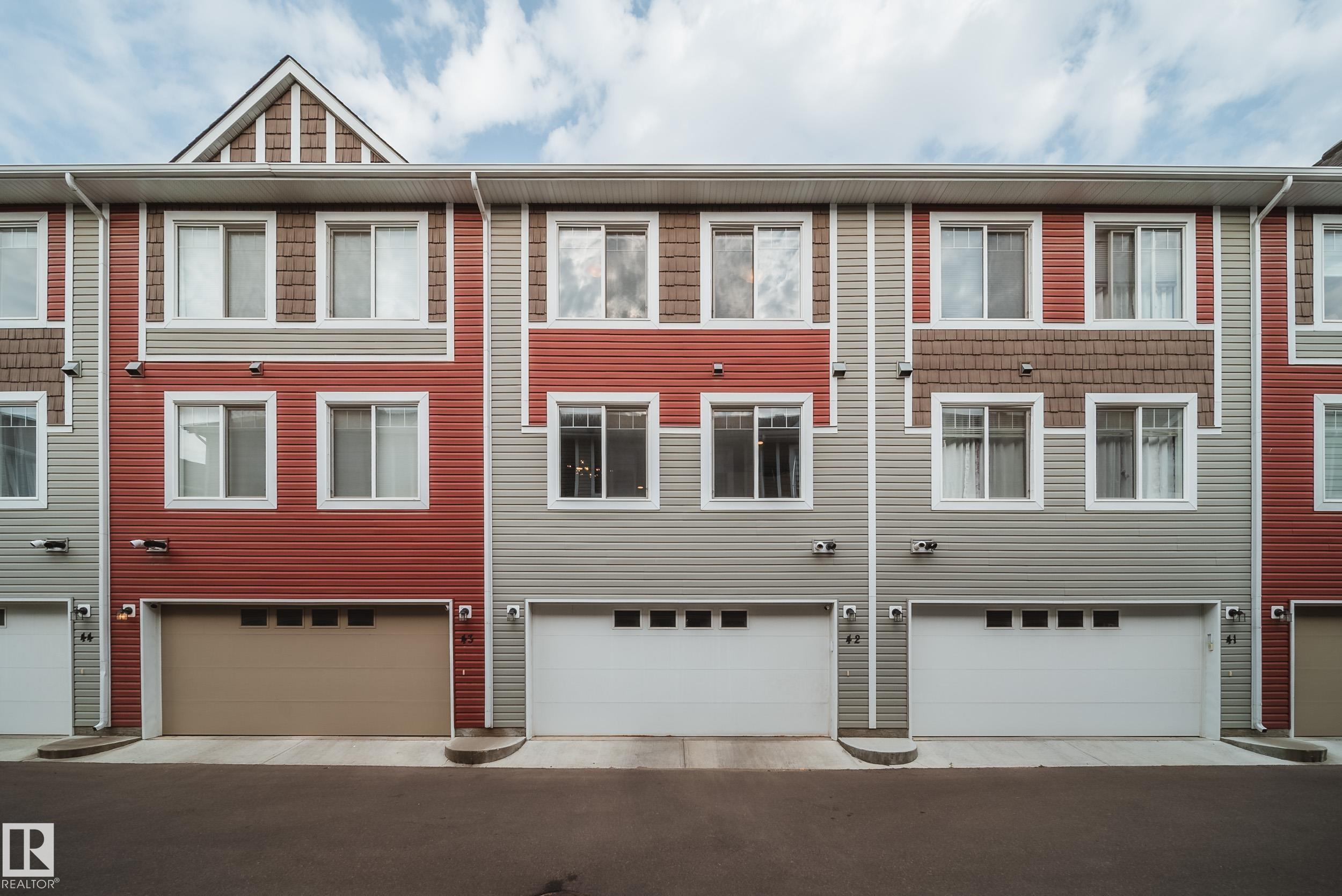 42 - 2922 Maple Way NW, Maple Crest, Edmonton photo number 2