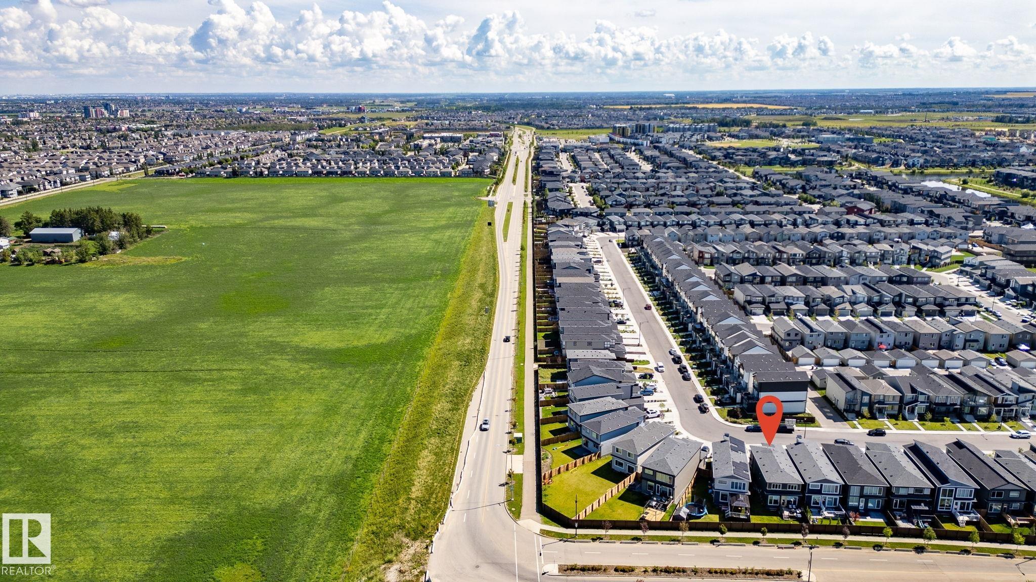 http://cdnparap120.paragonrels.com/ParagonImages/Property/p12/RAE/225374929/45/0/0/adb4f31eae1a0227ad4070affdefd78f/1/6da03d1c285b2775c98c5a041f3f6454/225374929-D14C0F5C-EBE6-4729-9135-634B47B15BA8.JPG