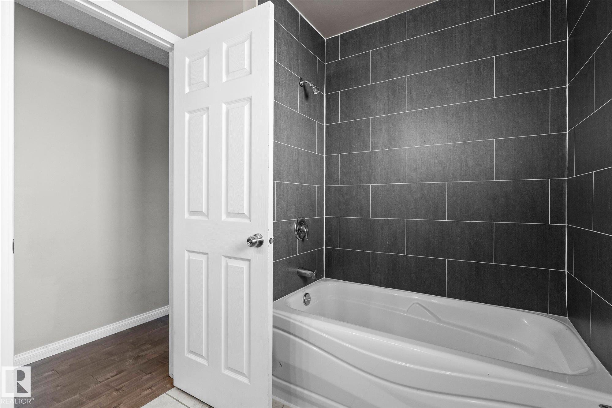 Photo 15 at 33 Westglen Crescent, West Grove, Spruce Grove