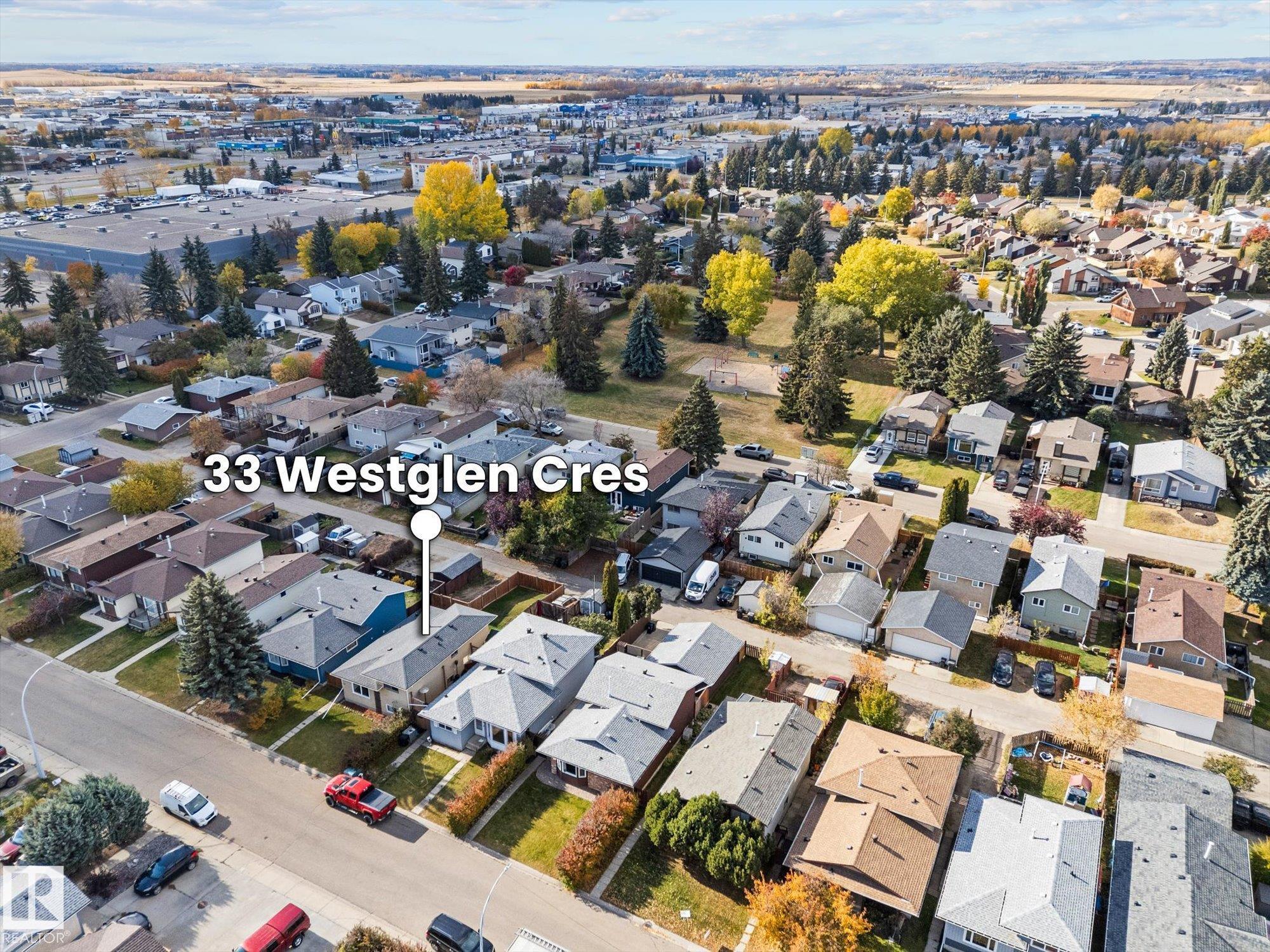 Photo 3 at 33 Westglen Crescent, West Grove, Spruce Grove