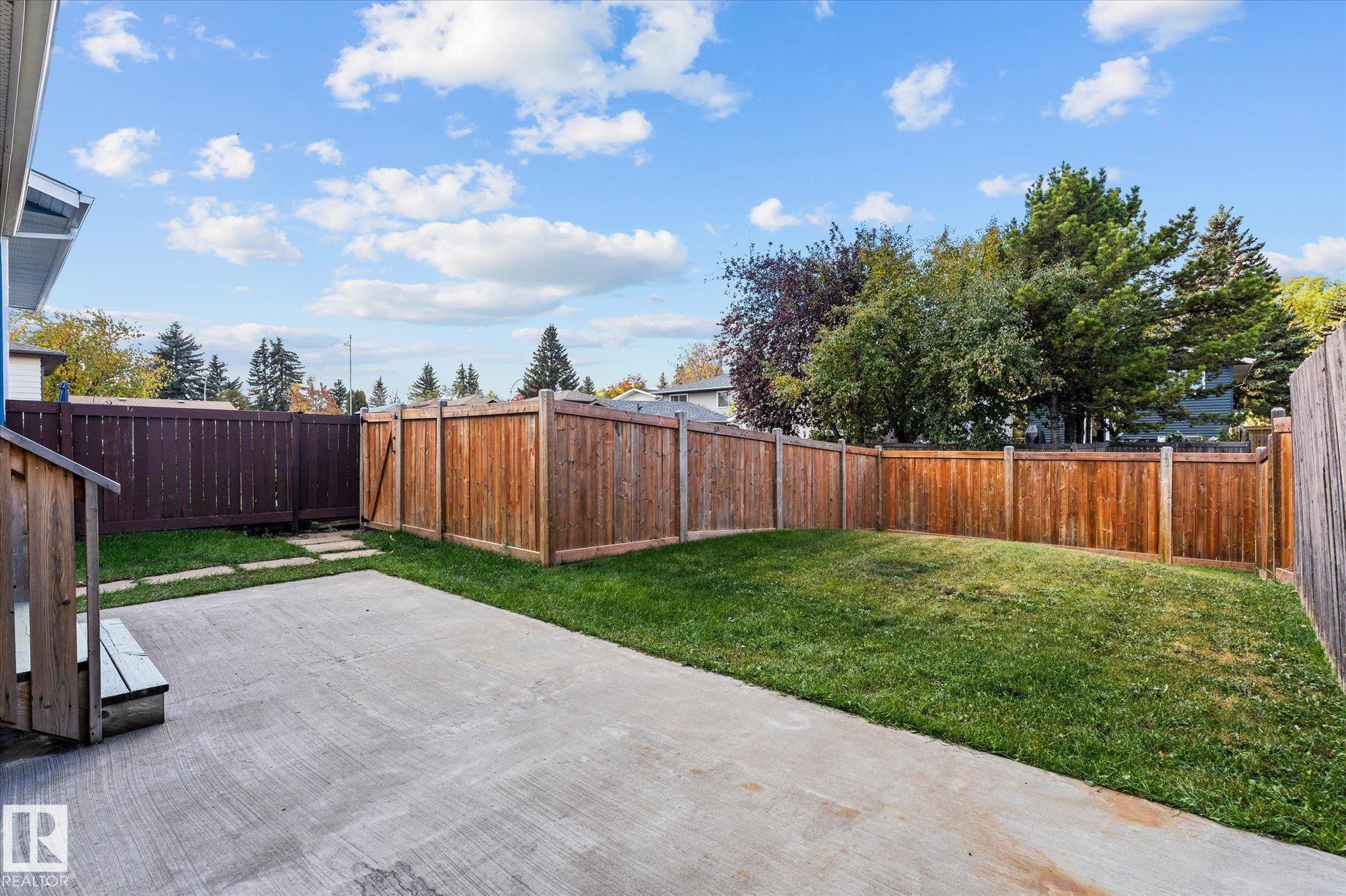 Photo 24 at 33 Westglen Crescent, West Grove, Spruce Grove