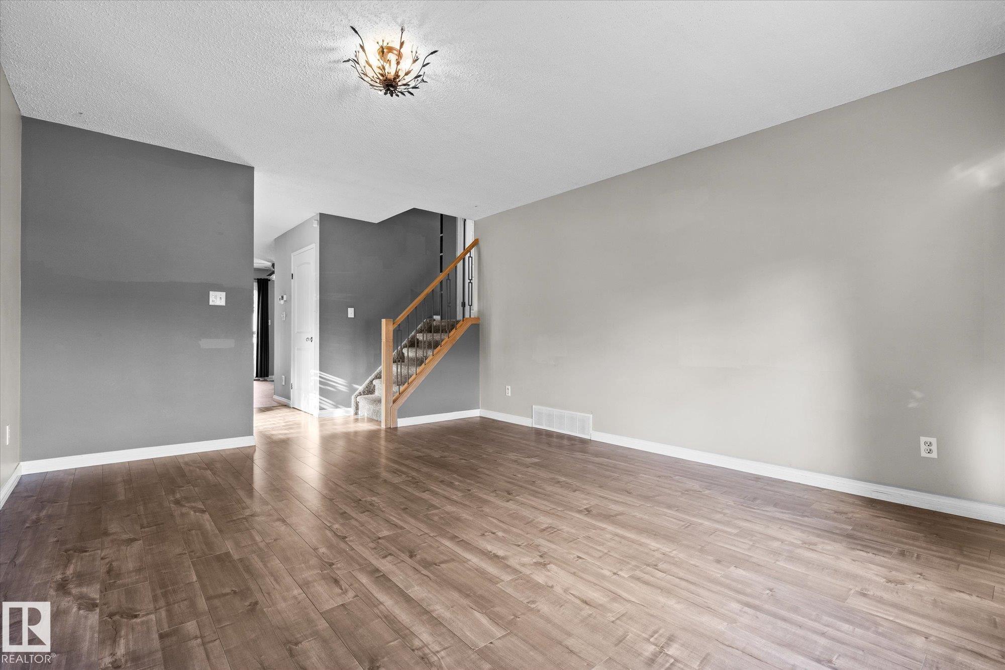 Photo 7 at 33 Westglen Crescent, West Grove, Spruce Grove