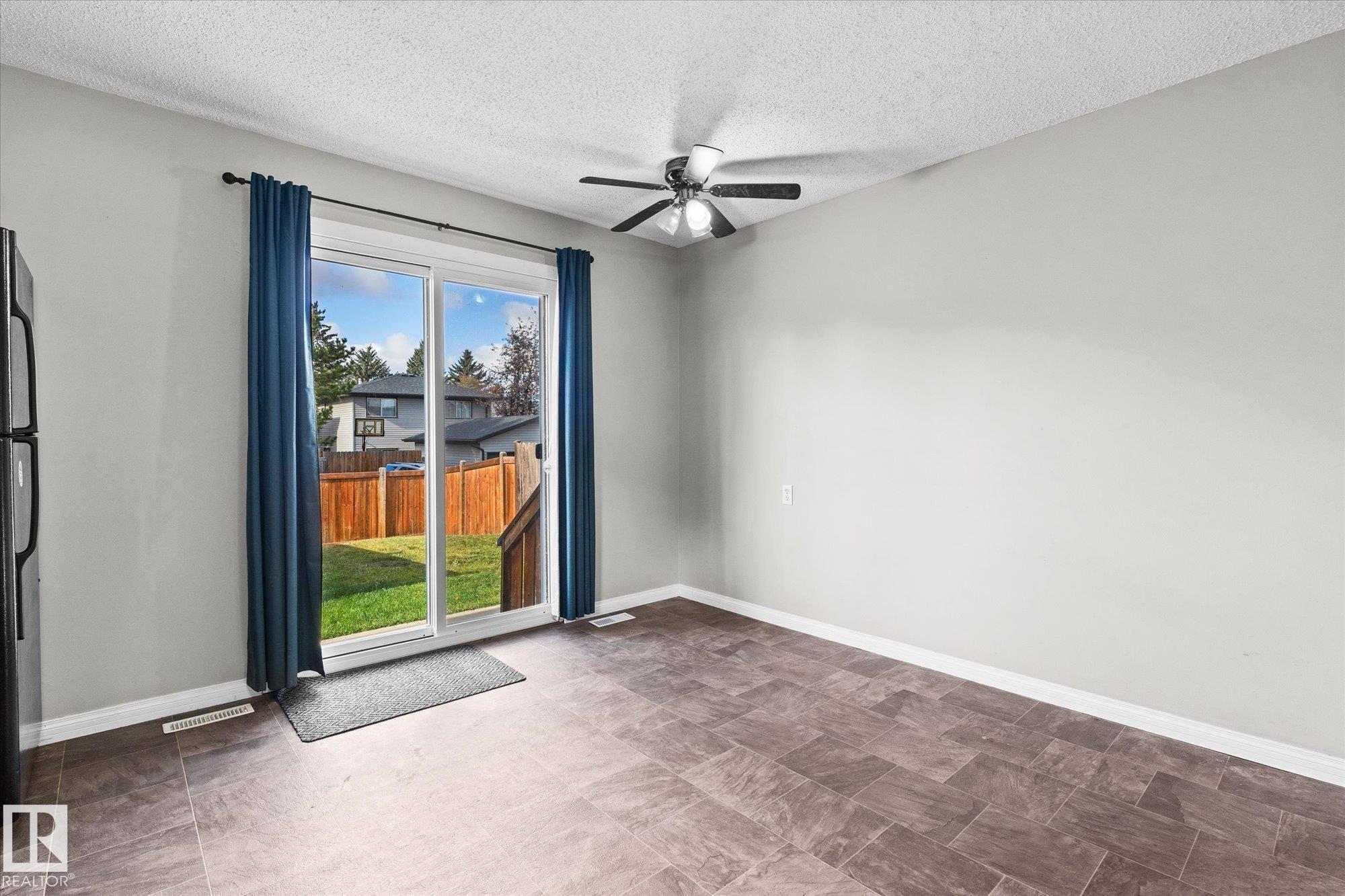 Photo 9 at 33 Westglen Crescent, West Grove, Spruce Grove