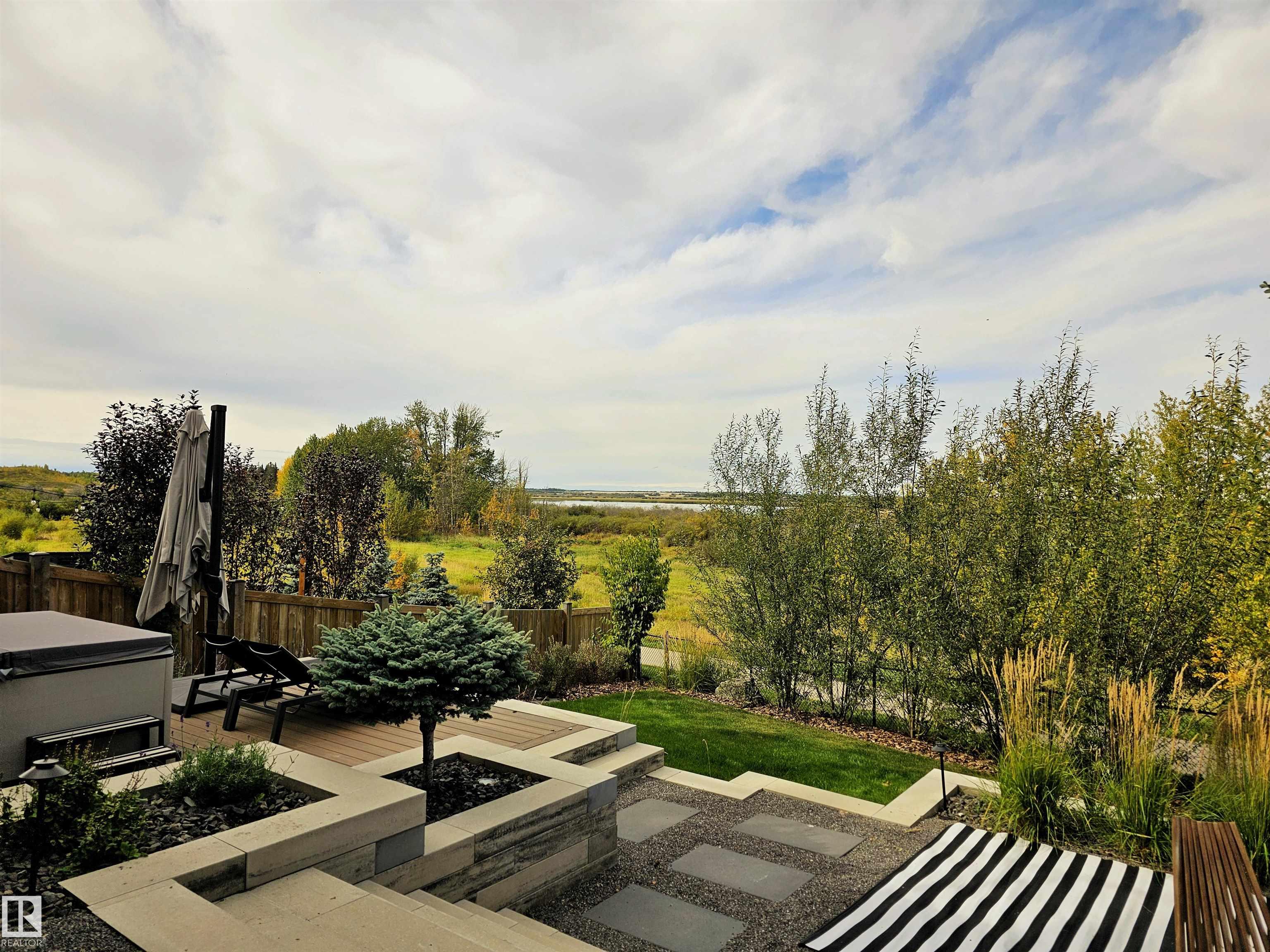 Photo 2 at 1265 Peregrine Terrace NW, Hawks Ridge, Edmonton