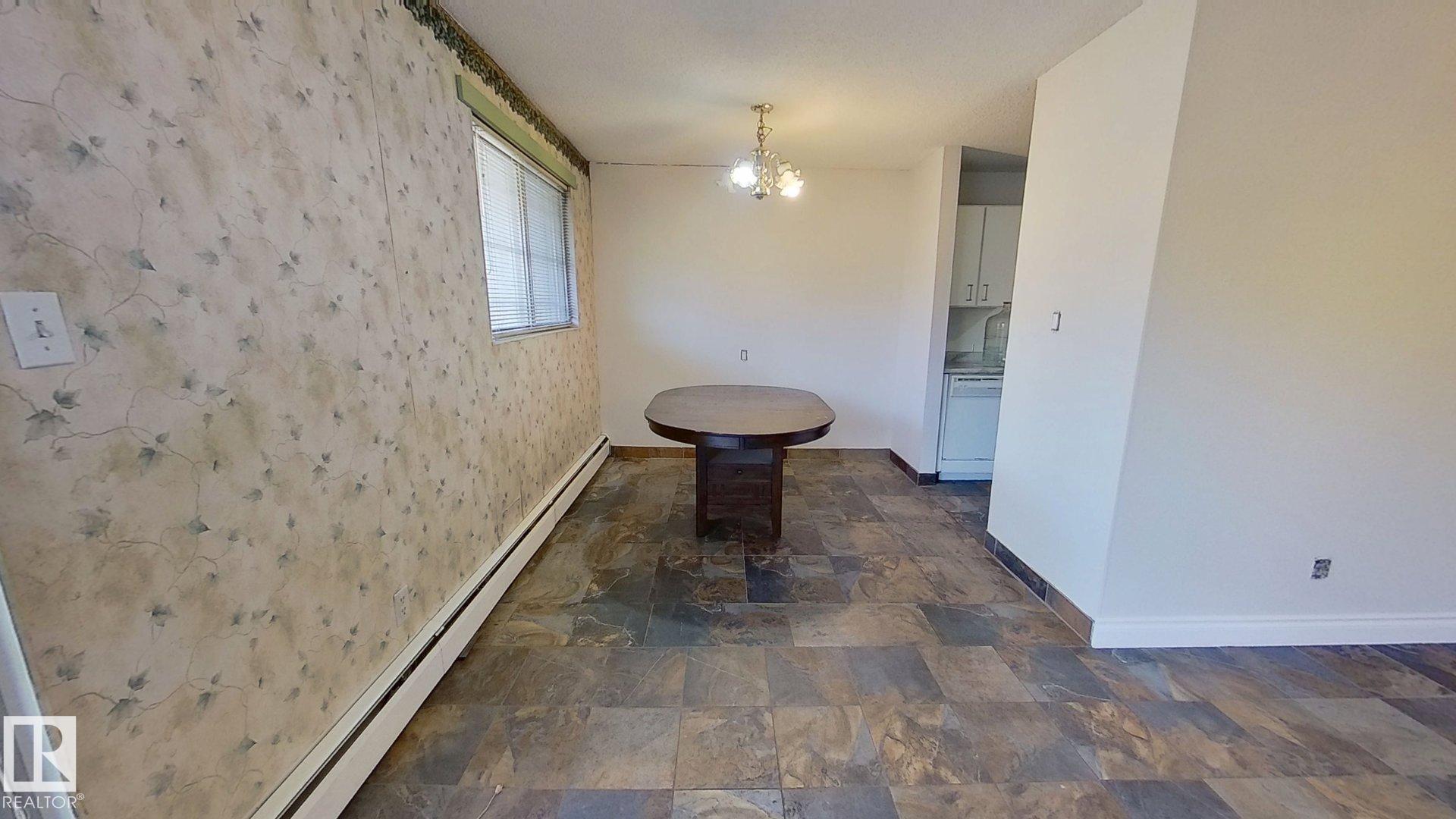 Photo 4 at 3 - 10836 116 Street NW, Queen Mary Park, Edmonton