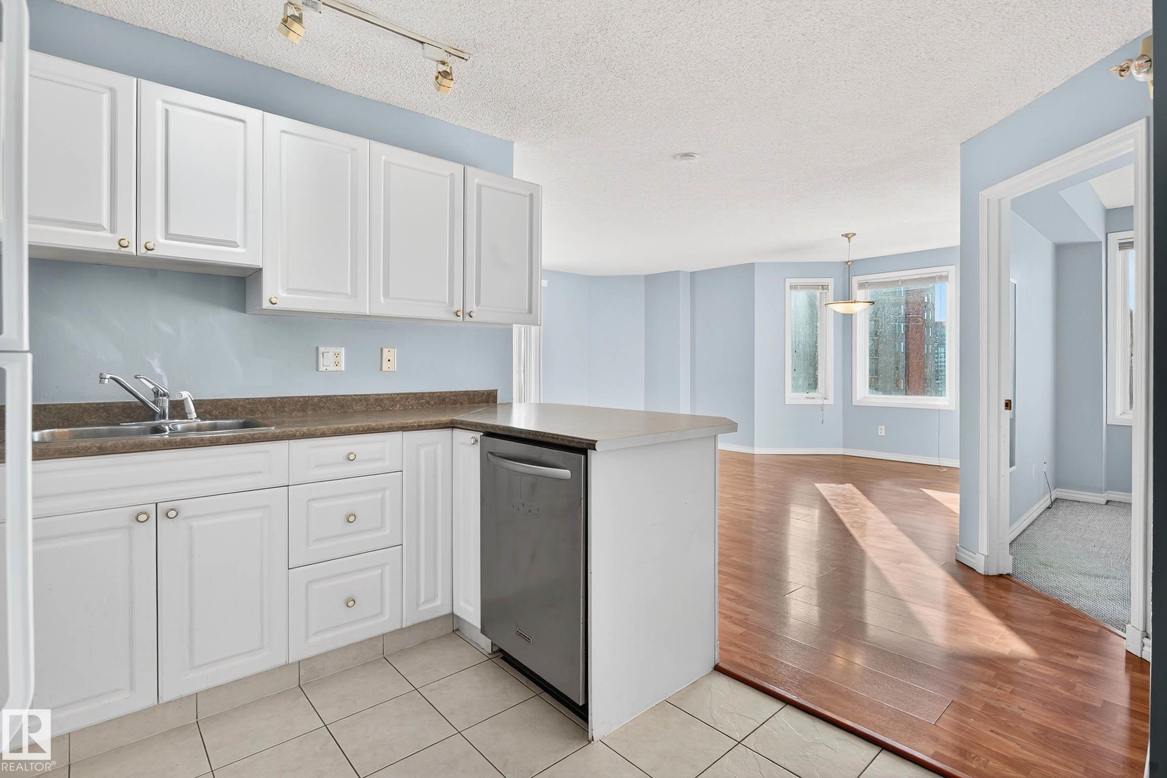 Photo 11 at 804 - 10909 103 Avenue NW, Downtown, Edmonton