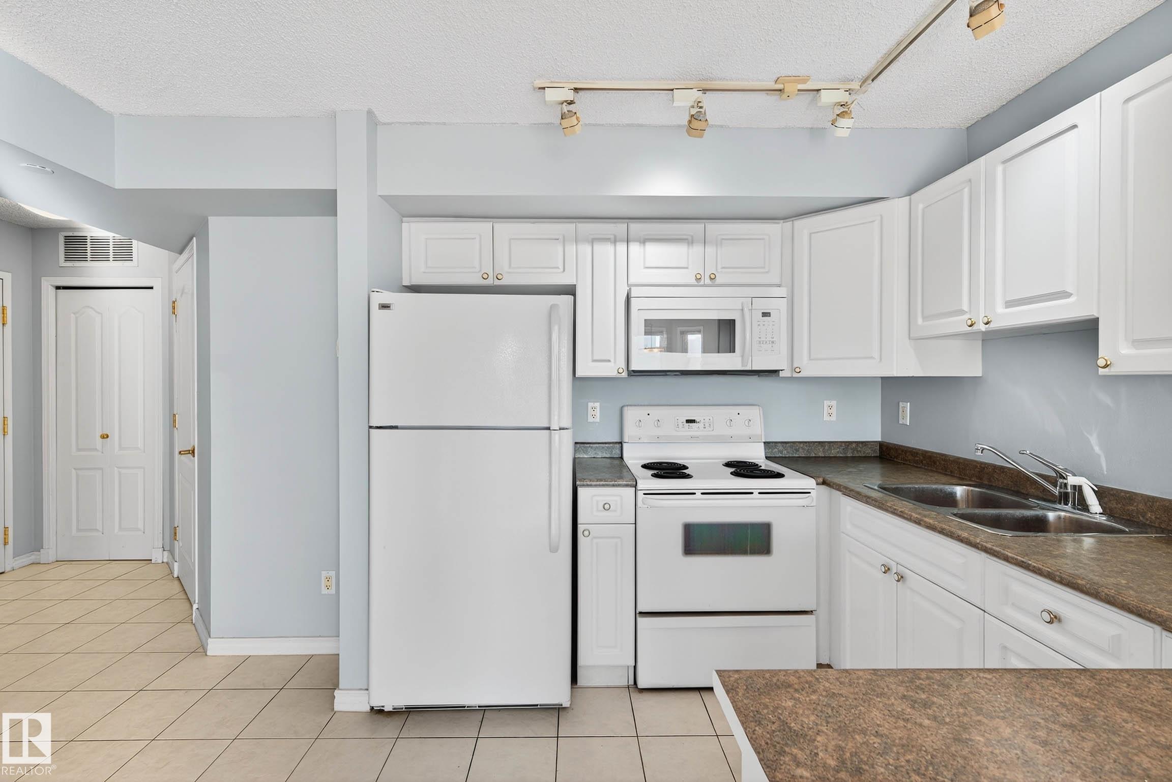 Photo 10 at 804 - 10909 103 Avenue NW, Downtown, Edmonton
