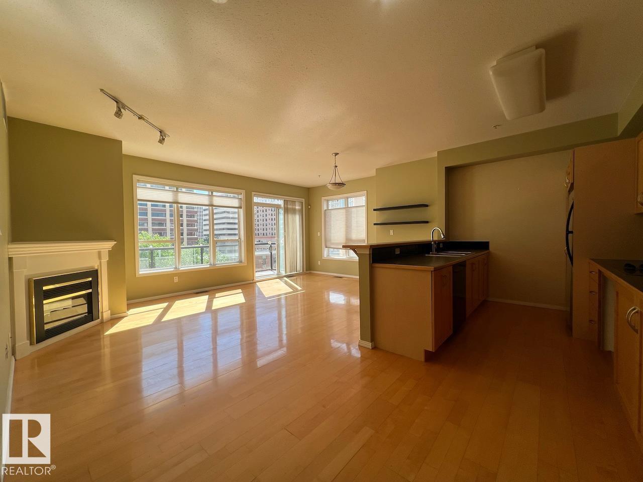 Photo 11 at 532 - 10023 110 Street NW, Wîhkwêntôwin, Edmonton