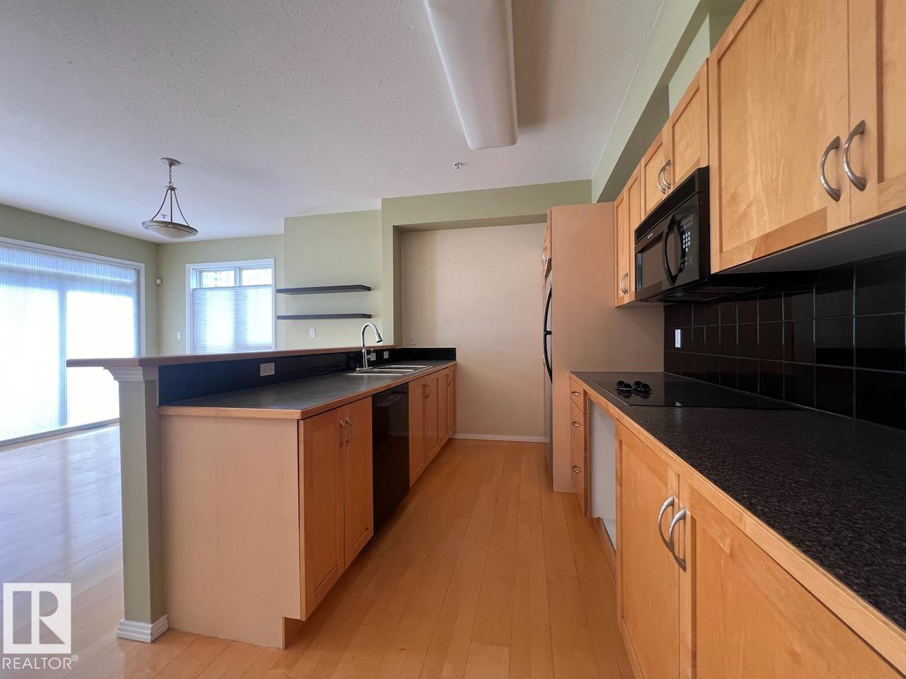 Photo 13 at 532 - 10023 110 Street NW, Wîhkwêntôwin, Edmonton