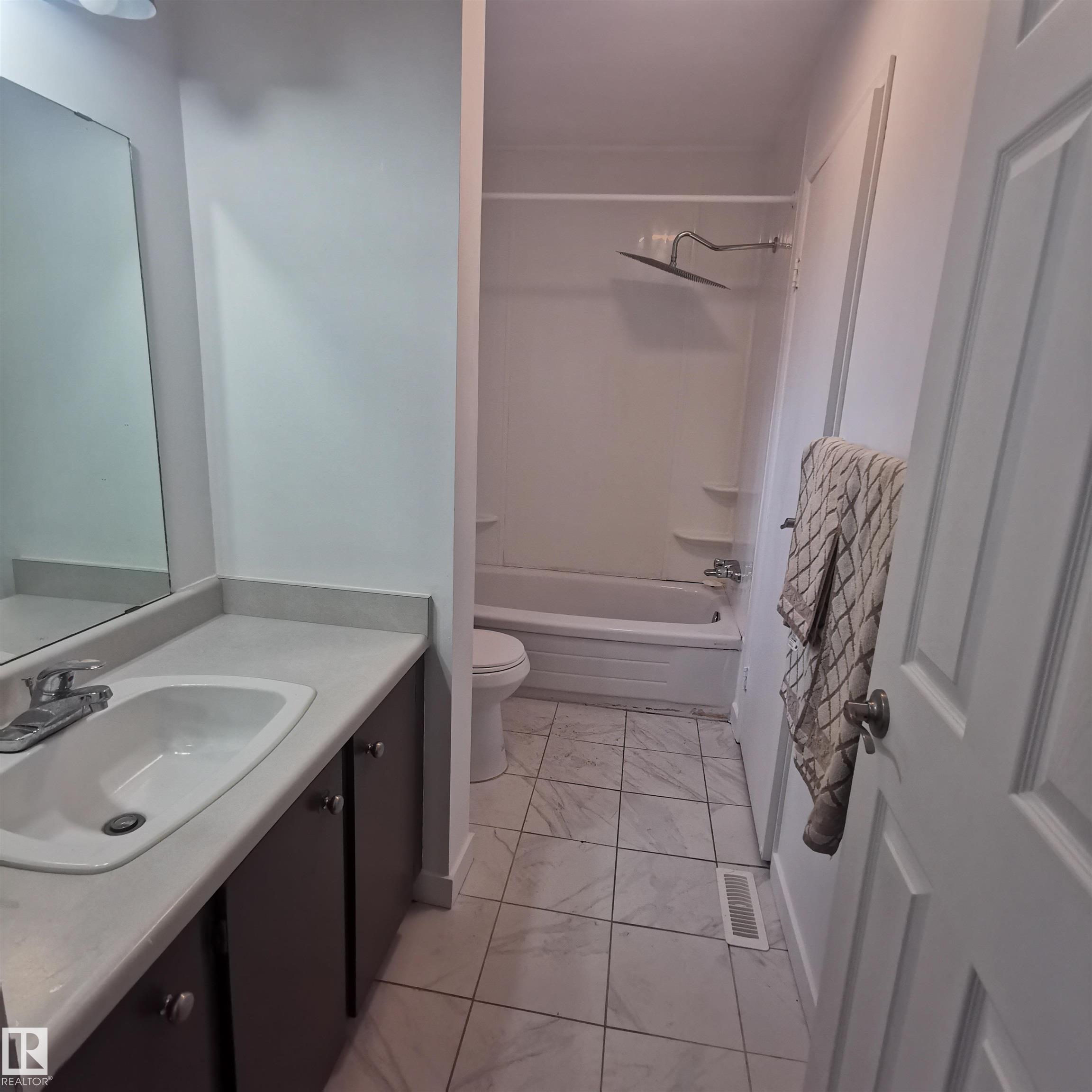 Photo 13 at 6010 Mill Woods Road S NW, Meyokumin, Edmonton