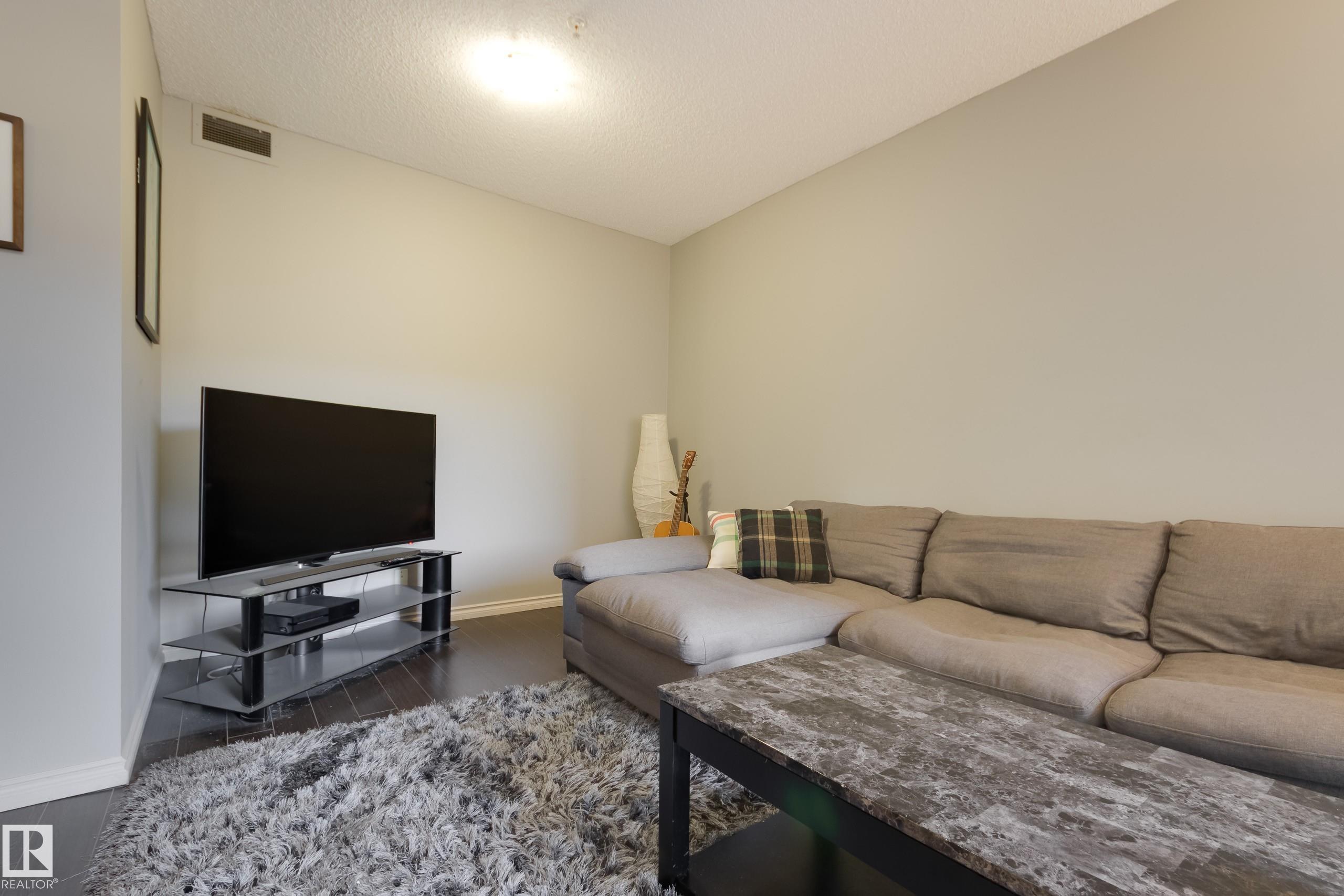 Photo 8 at 301 - 10235 112 Street NW, Wîhkwêntôwin, Edmonton