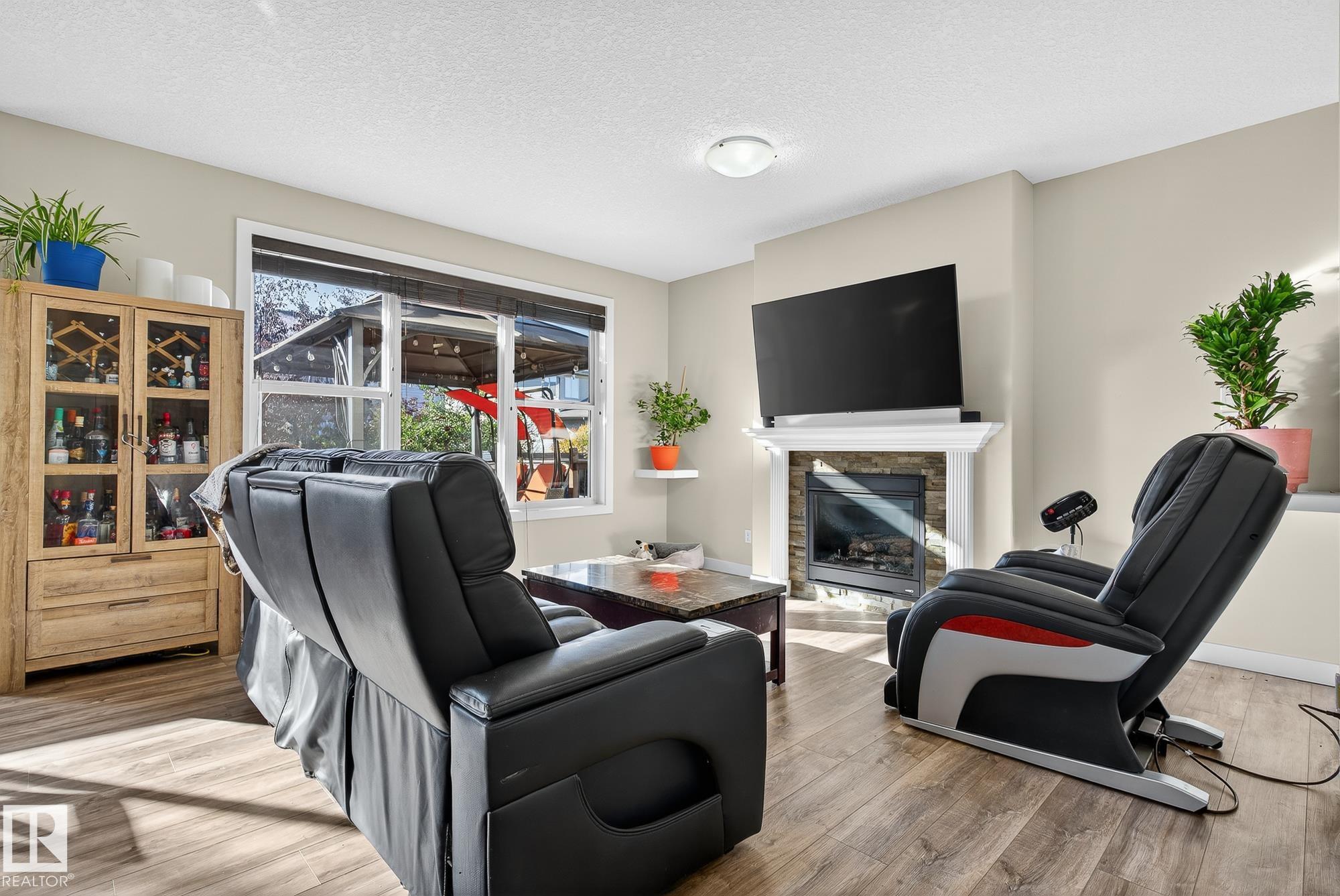 Photo 14 at 22 Shorewood Crescent, Bridgeport, Leduc