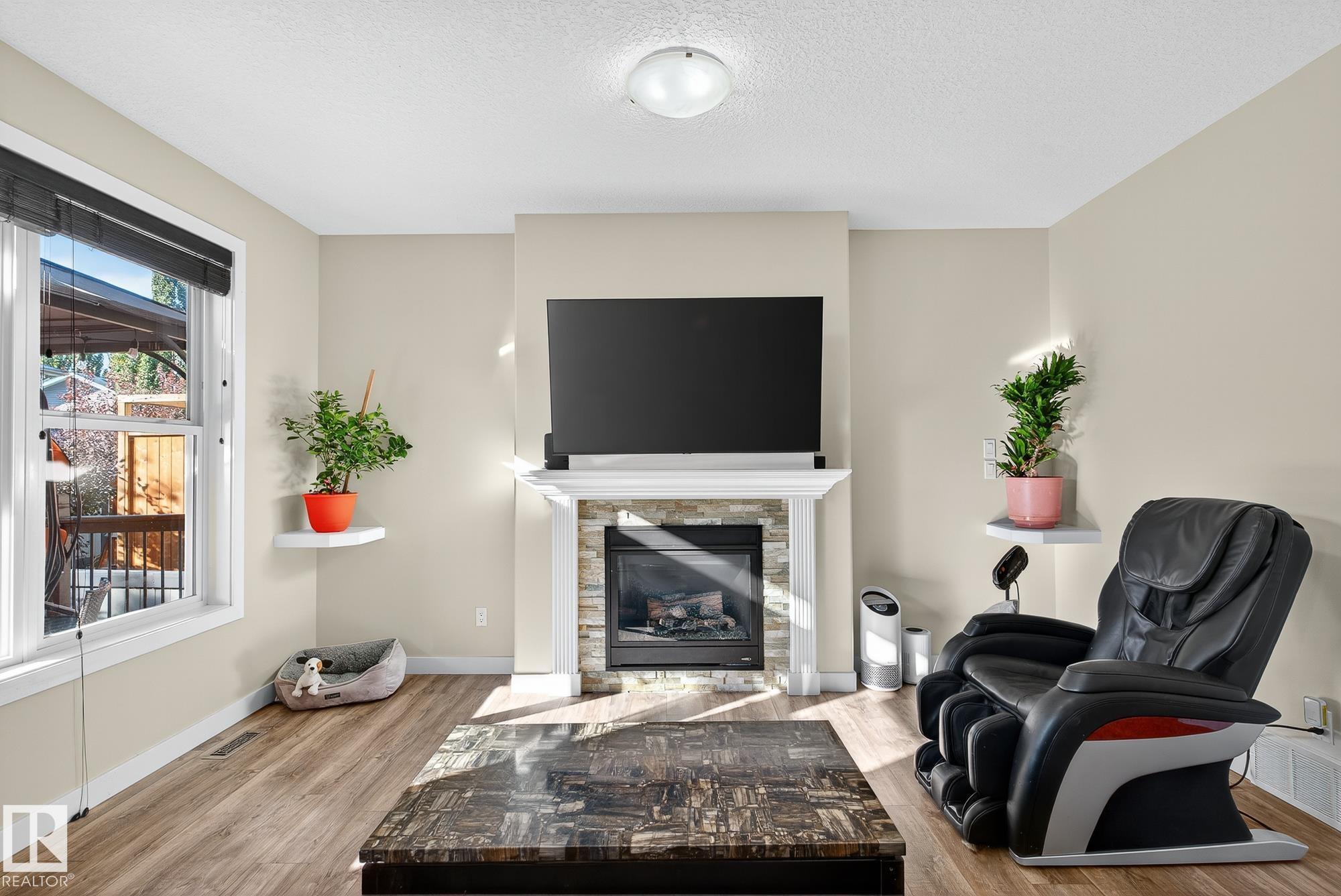 Photo 15 at 22 Shorewood Crescent, Bridgeport, Leduc