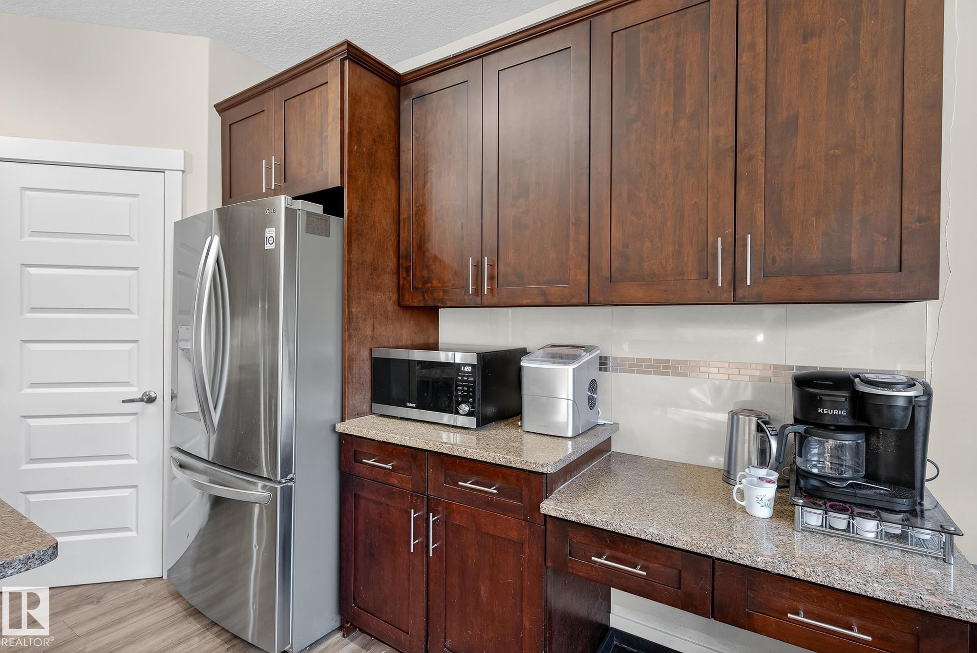 Photo 21 at 22 Shorewood Crescent, Bridgeport, Leduc