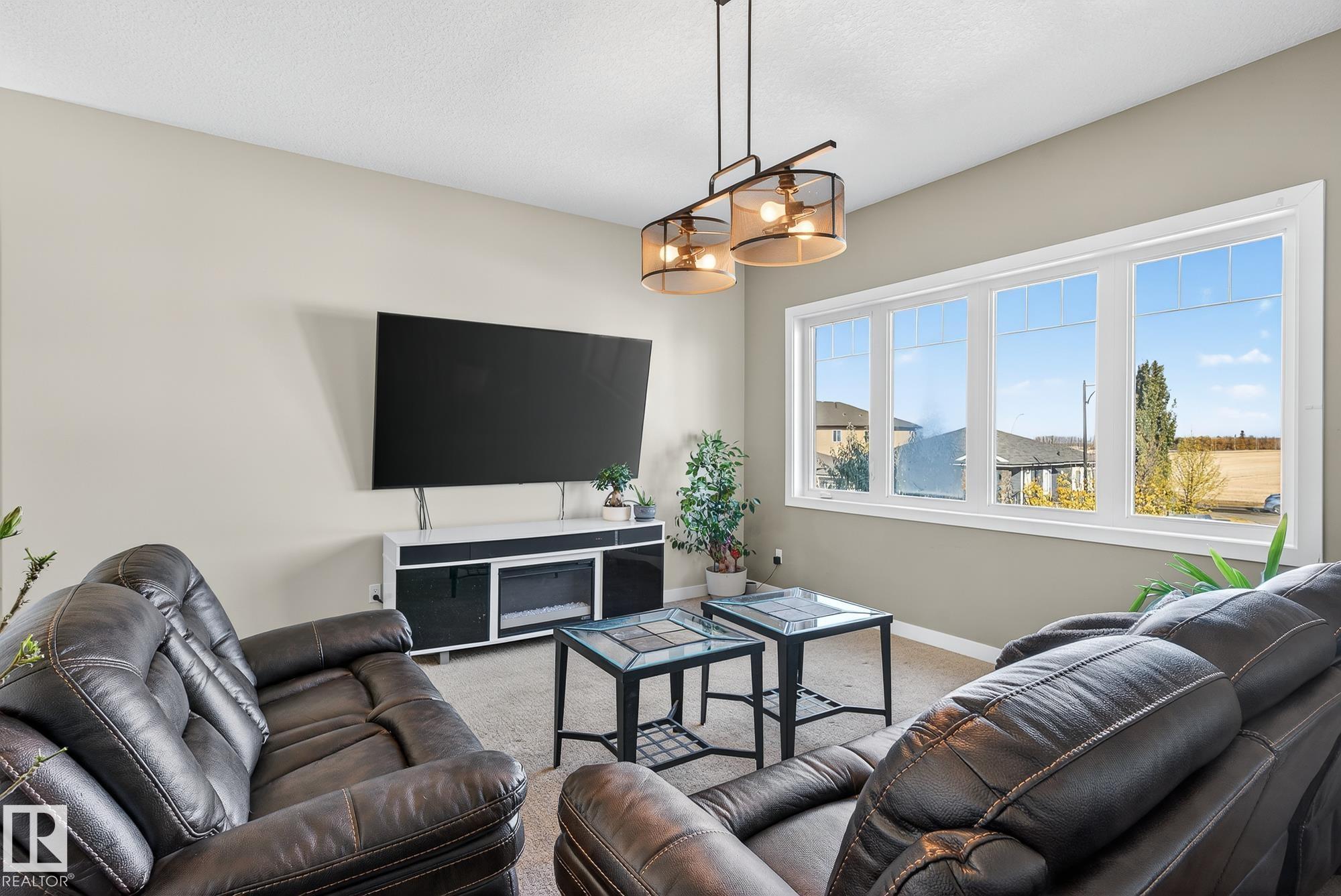 Photo 33 at 22 Shorewood Crescent, Bridgeport, Leduc