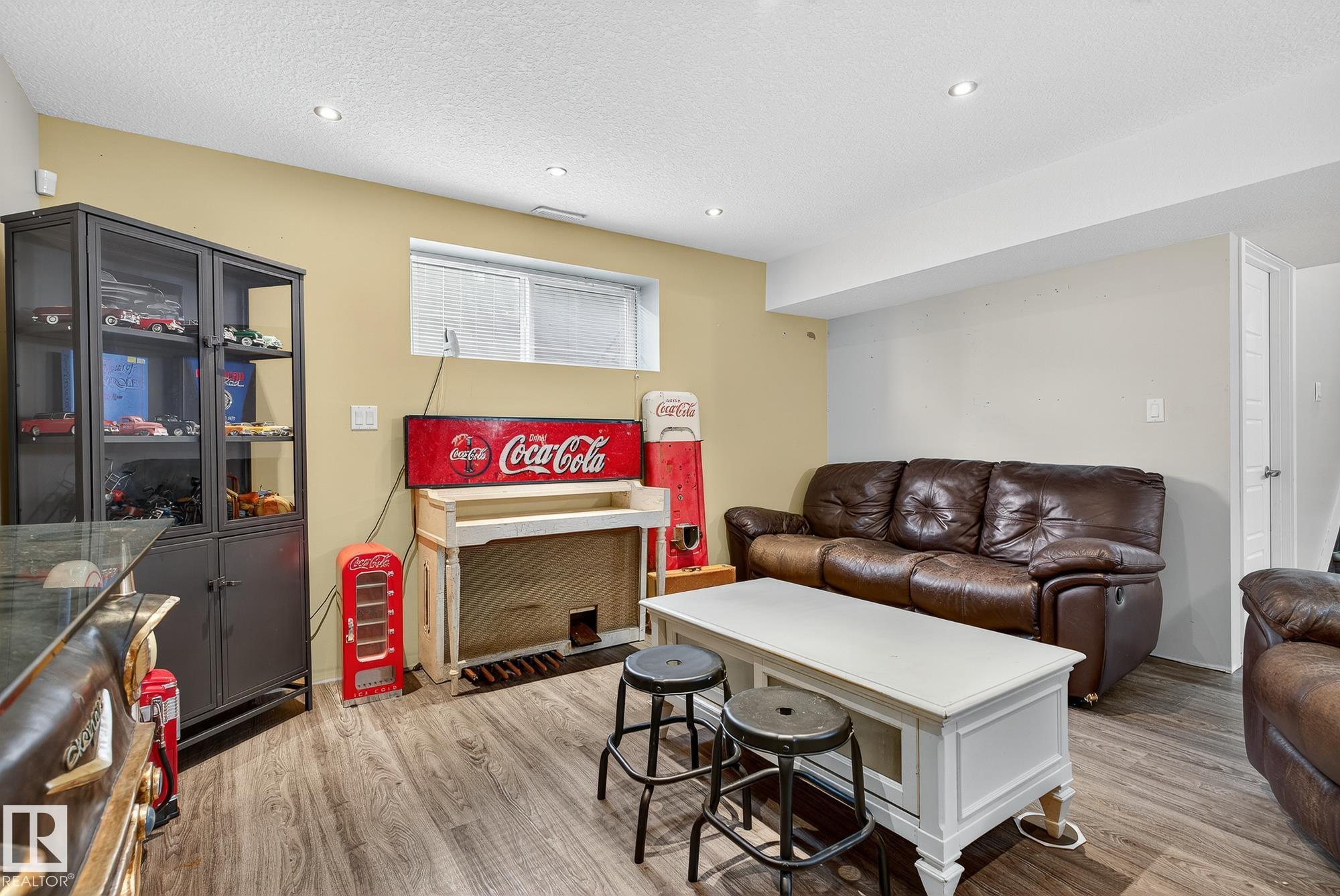 Photo 49 at 22 Shorewood Crescent, Bridgeport, Leduc