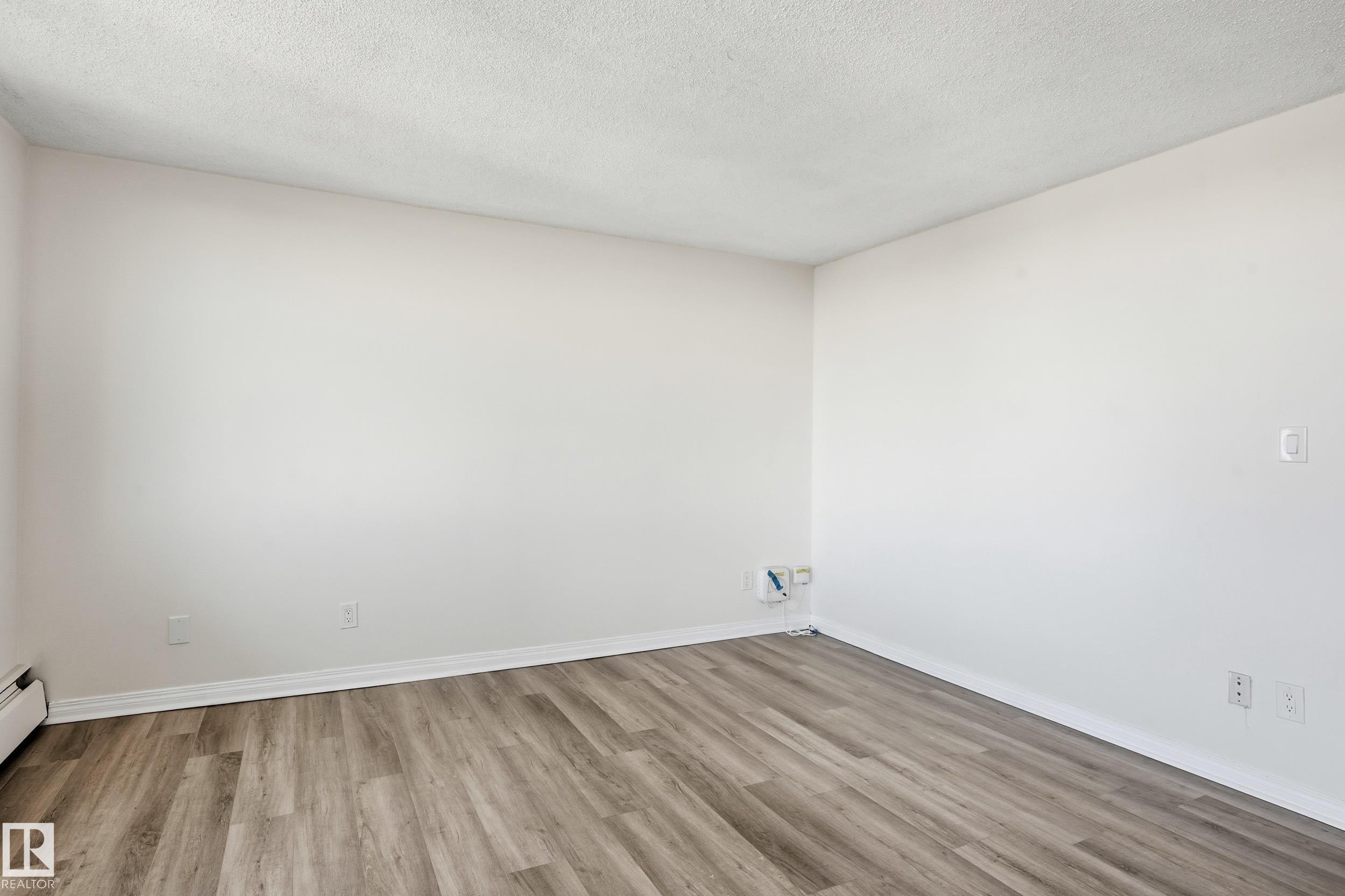 Photo 12 at 1607 - 10011 116 Street NW, Wîhkwêntôwin, Edmonton